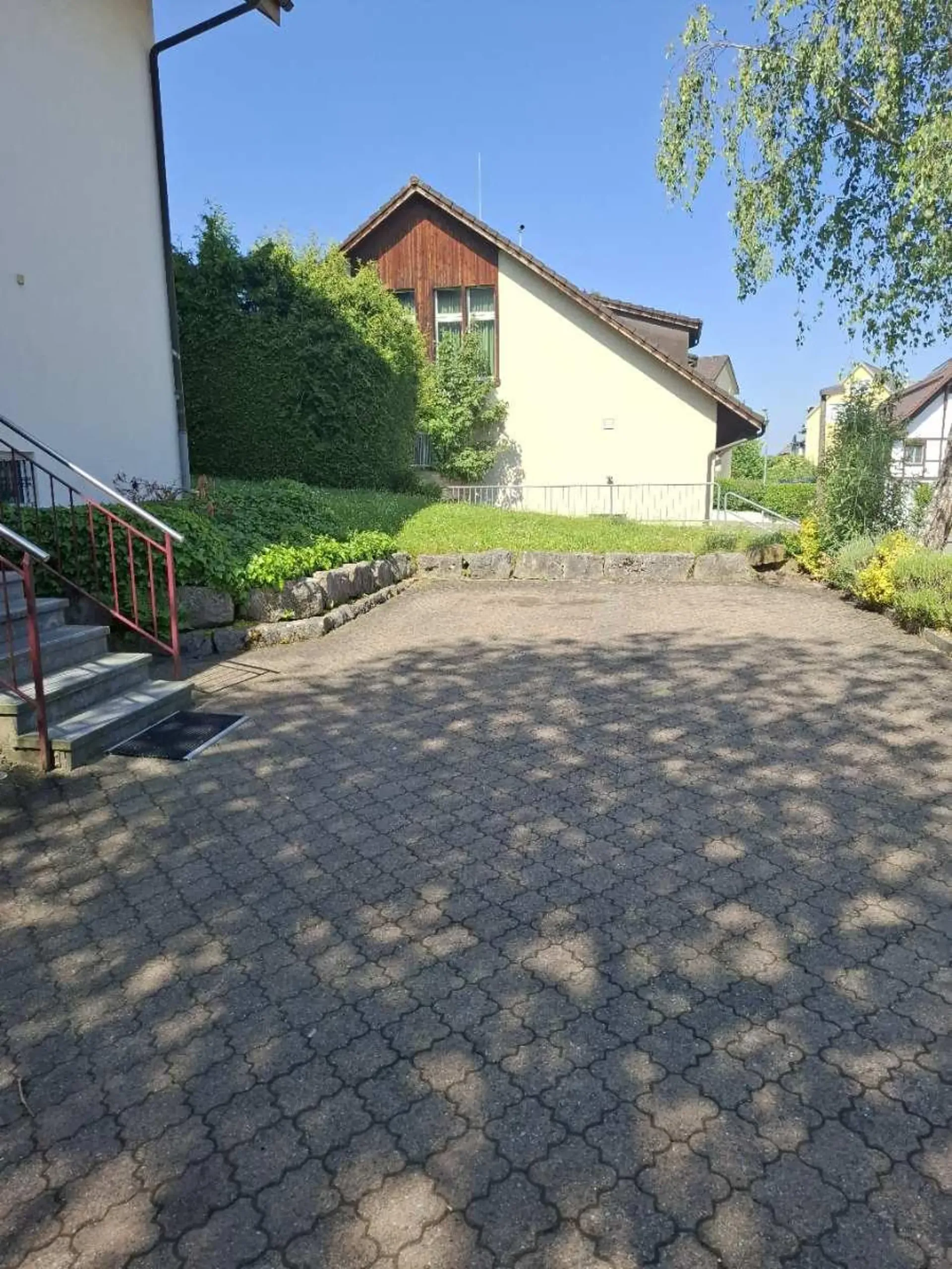 Aussenplatz an guter Lage in Dällikon zu vermieten