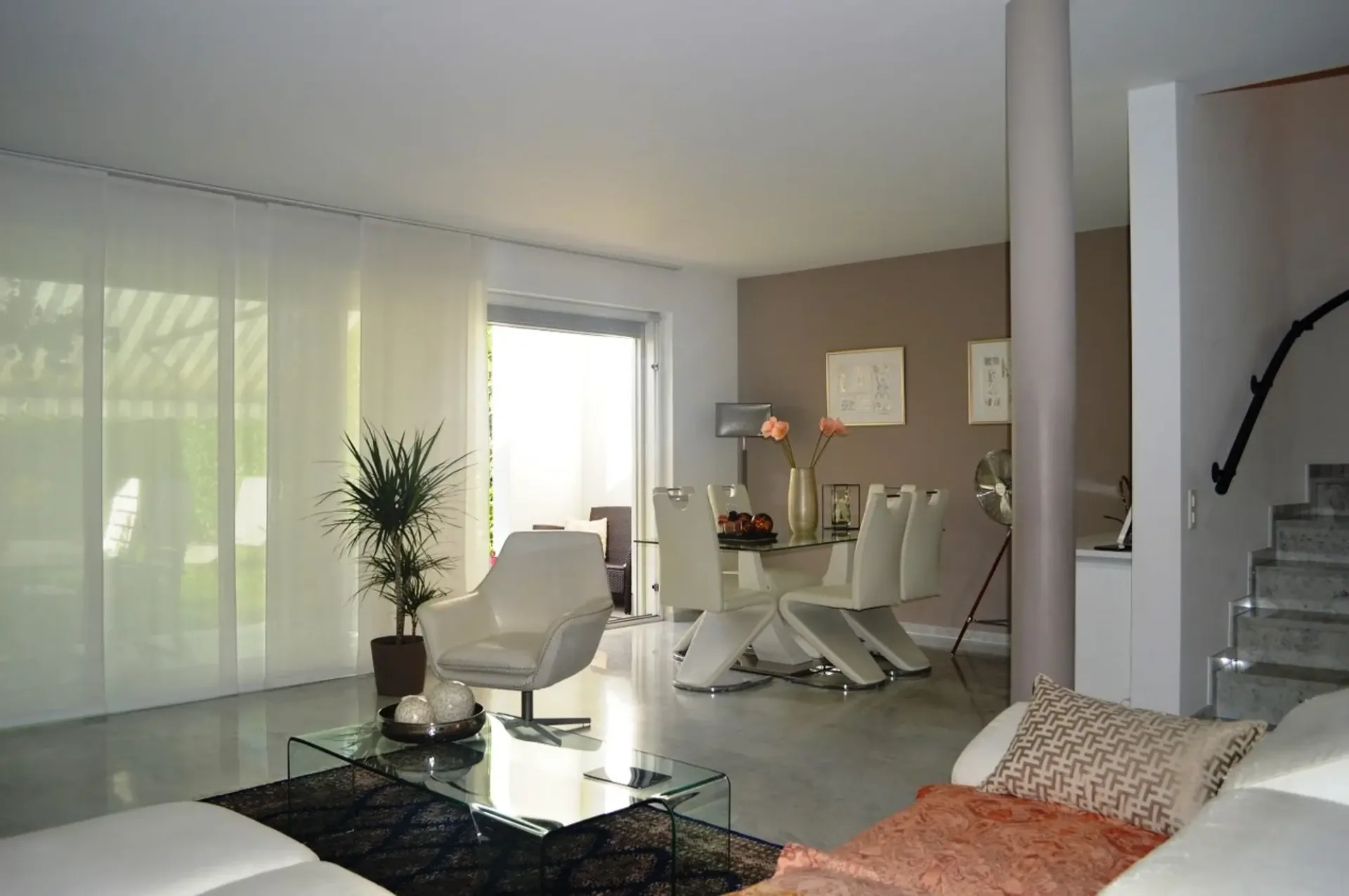 Wohnung 4.5 Zimmer Duplex mit Garten