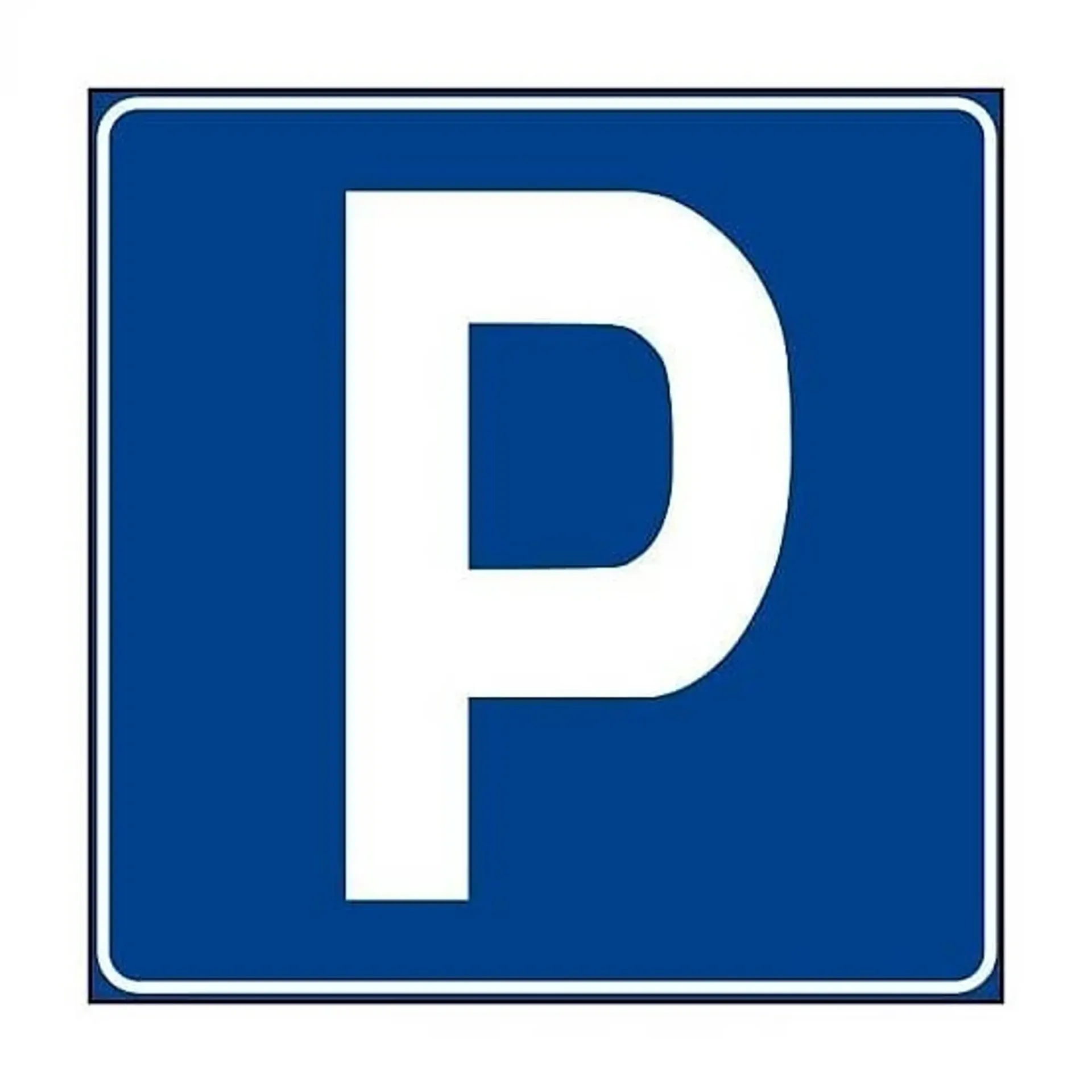 Mietwohnung überdachter Parkplatz in der Innenstadt von Bellinzona
