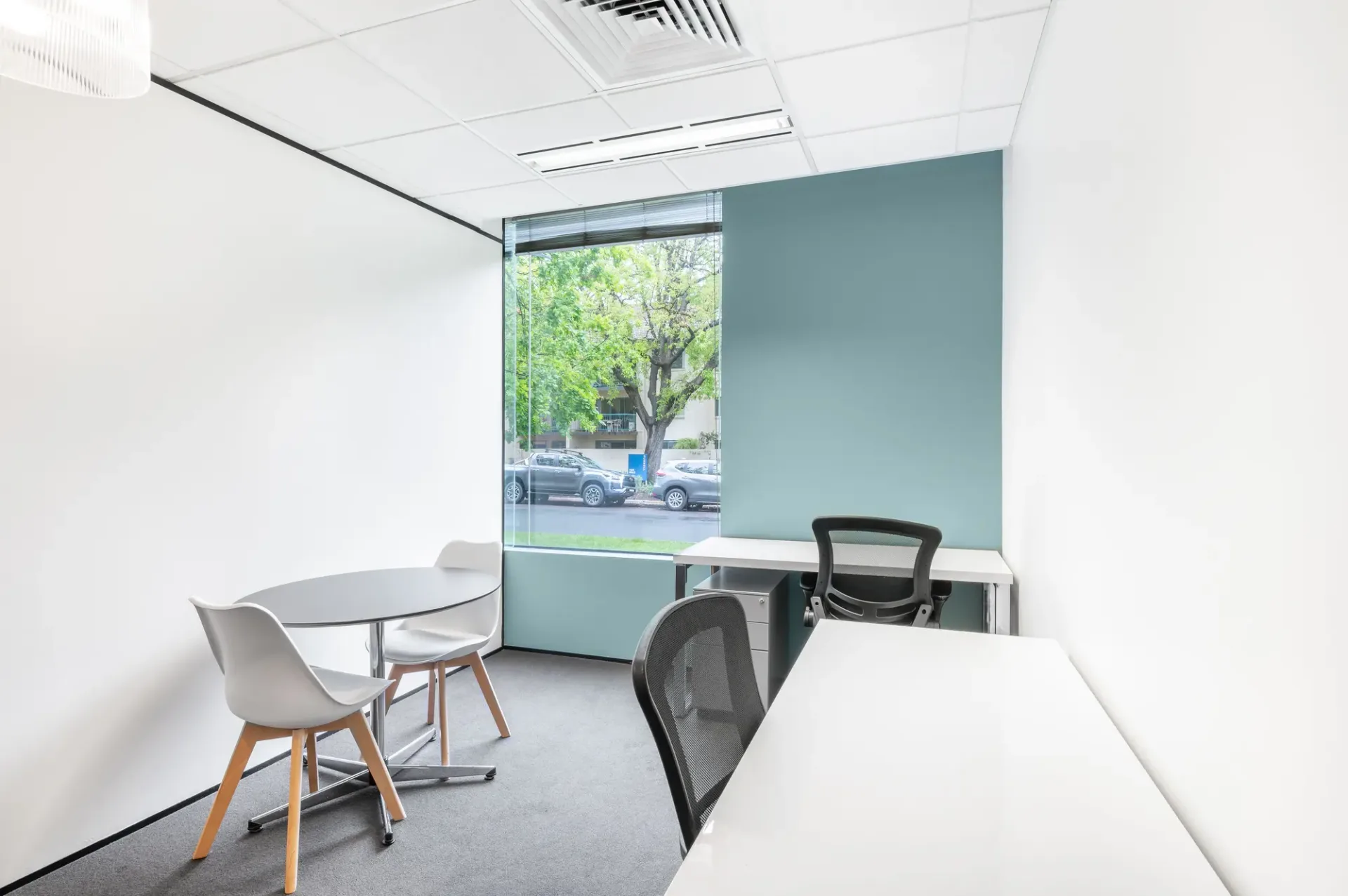 Büro für 3 Personen bei Regus City Flon