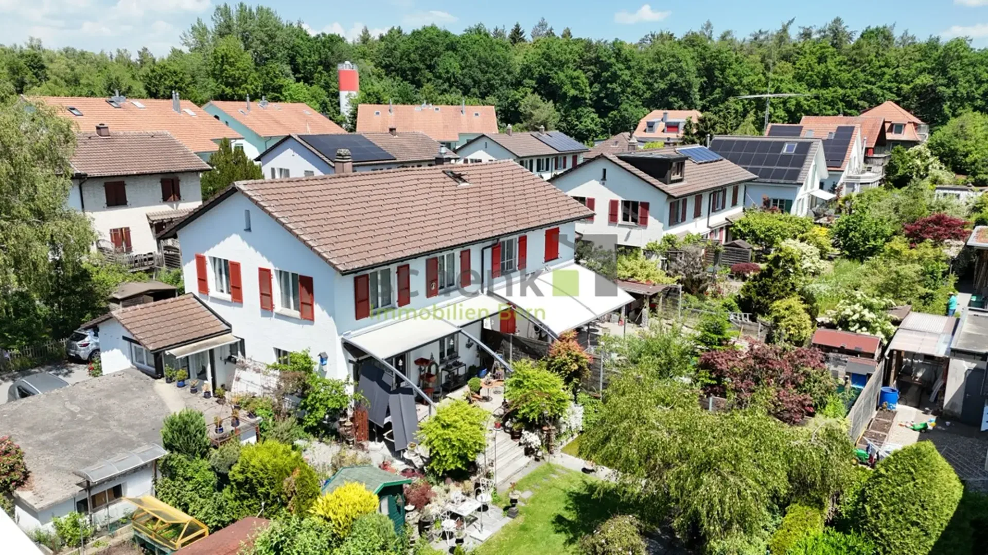 DEFH mit herrlichem Garten an ruhiger Familienlage