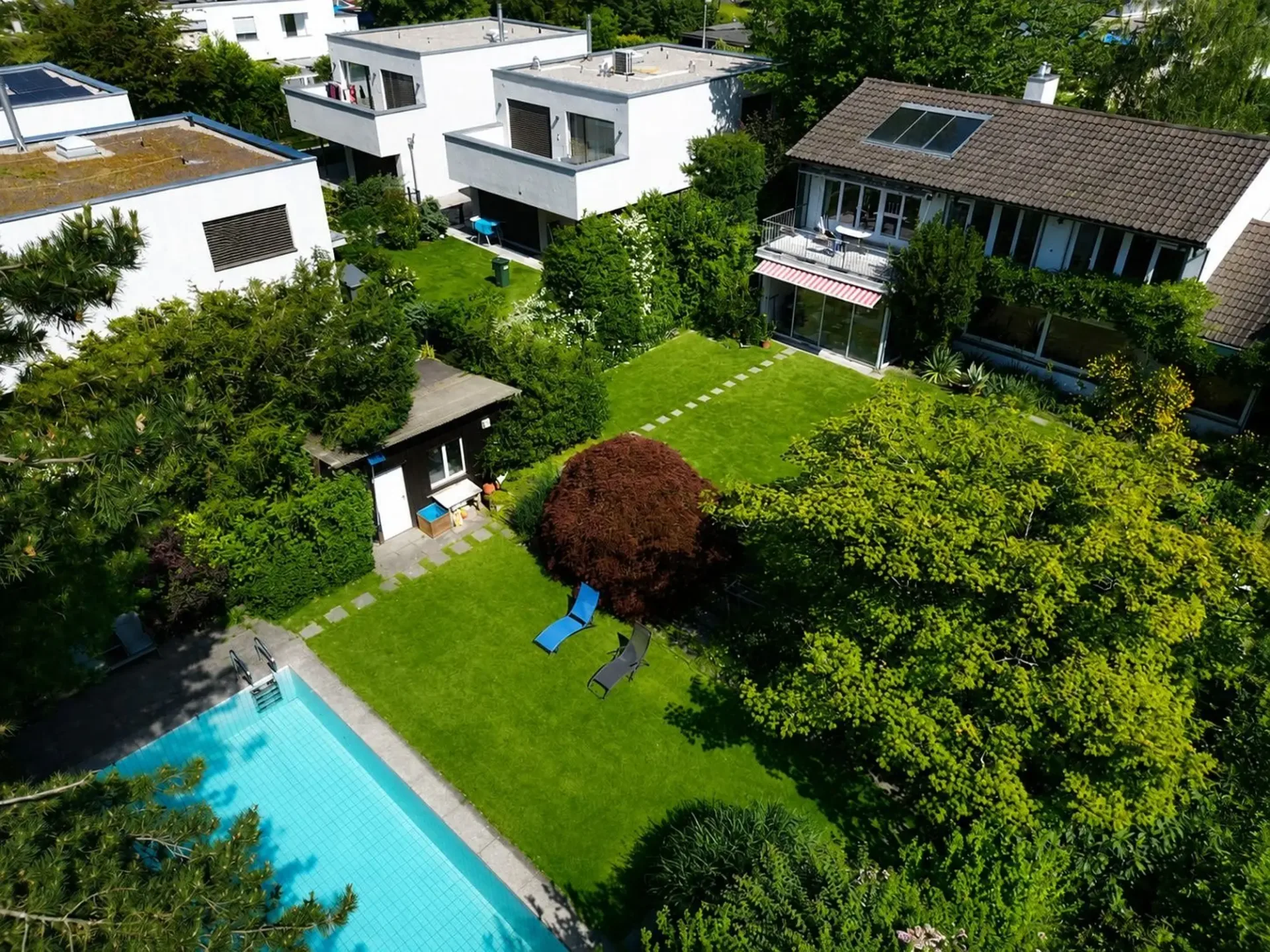 Exklusives 5.5-Zimmer Einfamilienhaus mit weitläufigem Aussenbereich