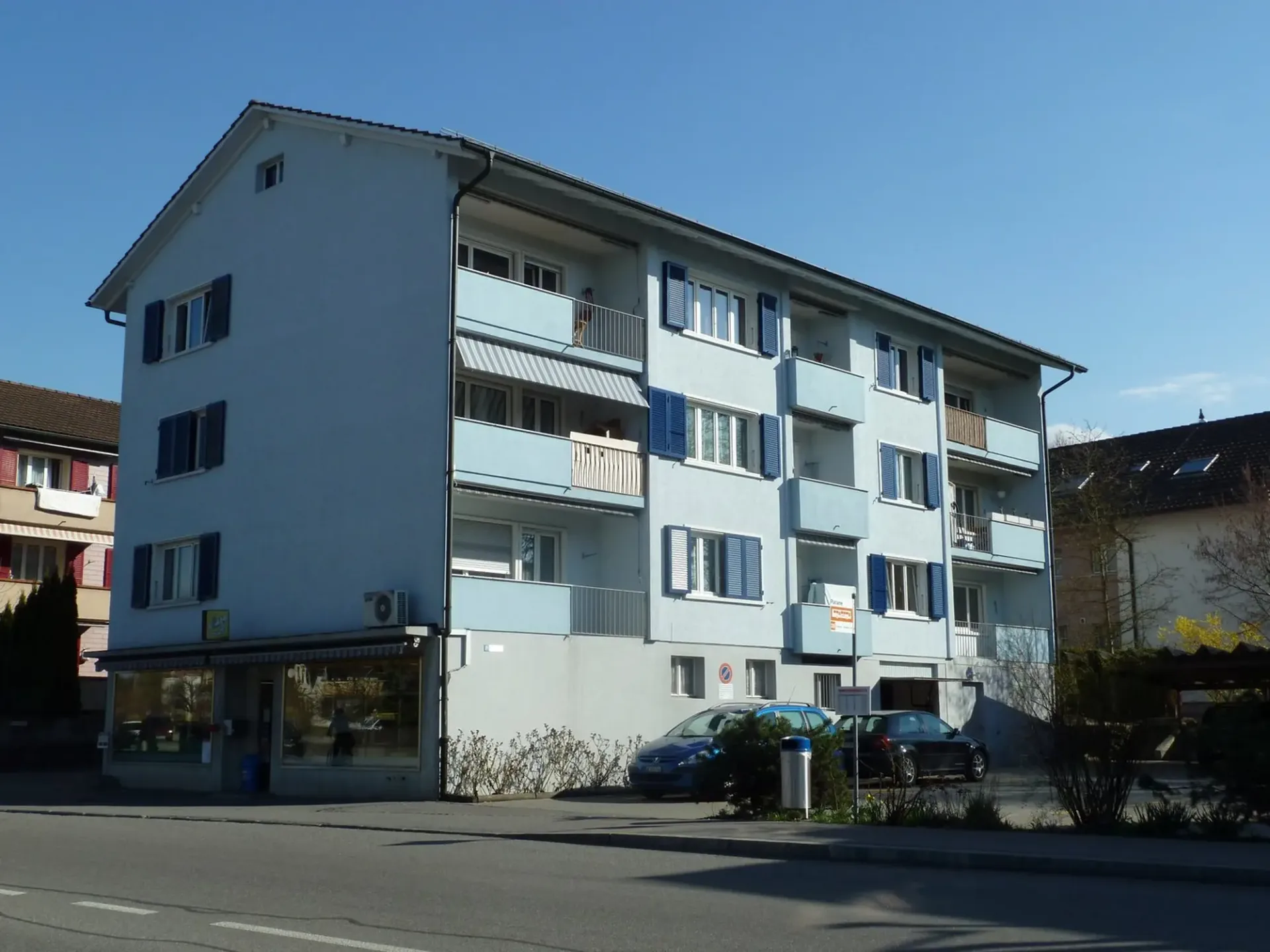 Sanierte 2.5-Zimmer-Wohnung an zentraler Lage in Schönbühl