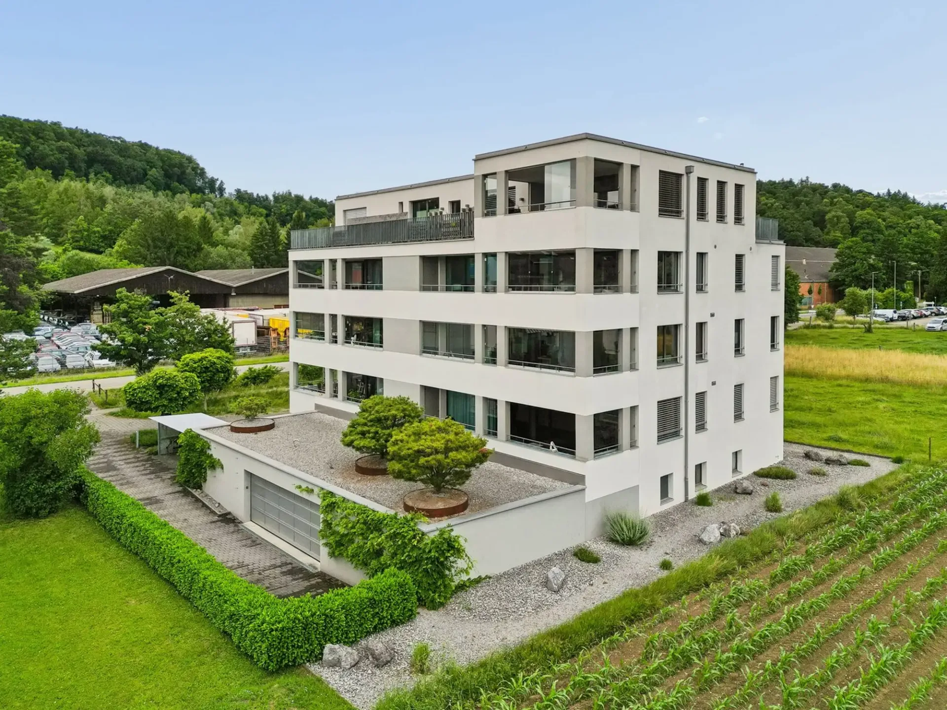 Sunny 3.5-room apartment with a far-reaching view