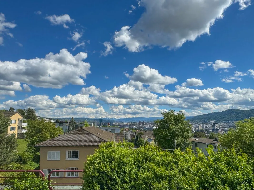 Appartamento attico 4½ locali sopra i tetti di Zürich Höngg