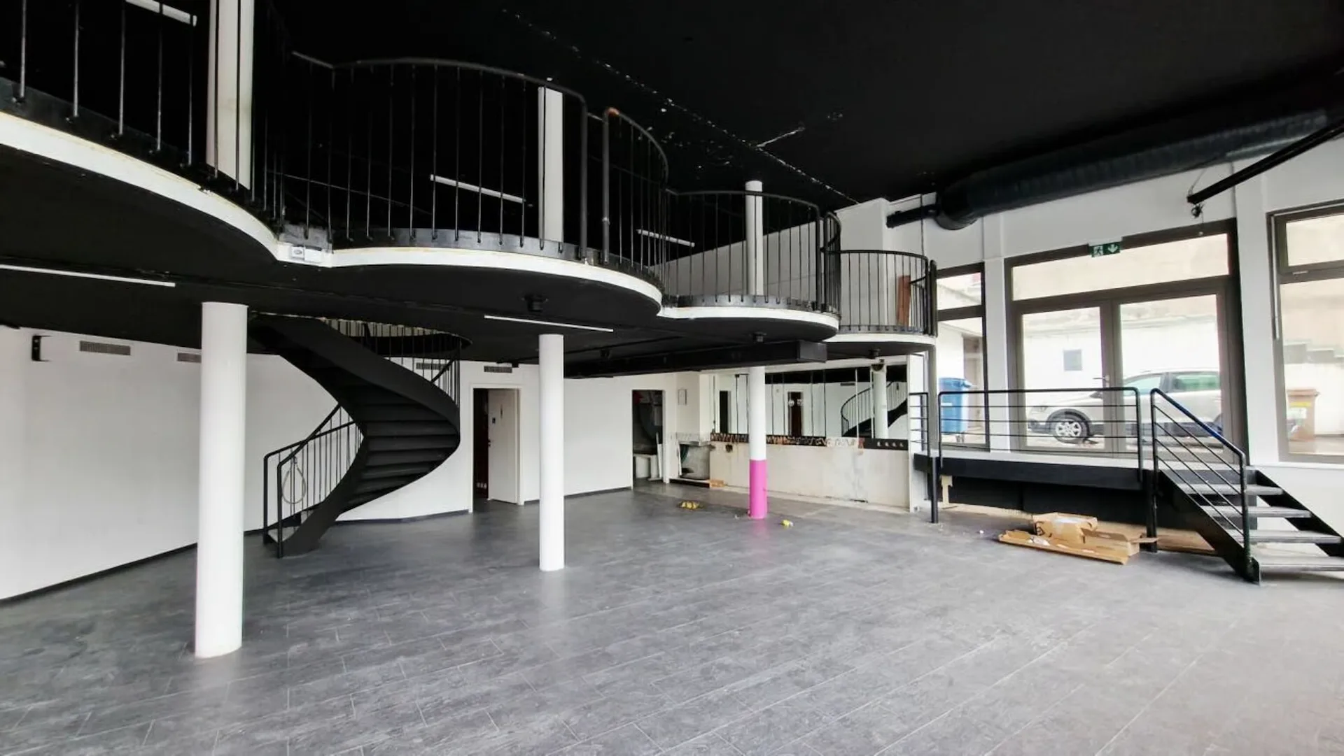 Verkaufsfläche im Erdgeschoss von 267m² im Zentrum von Lausanne!