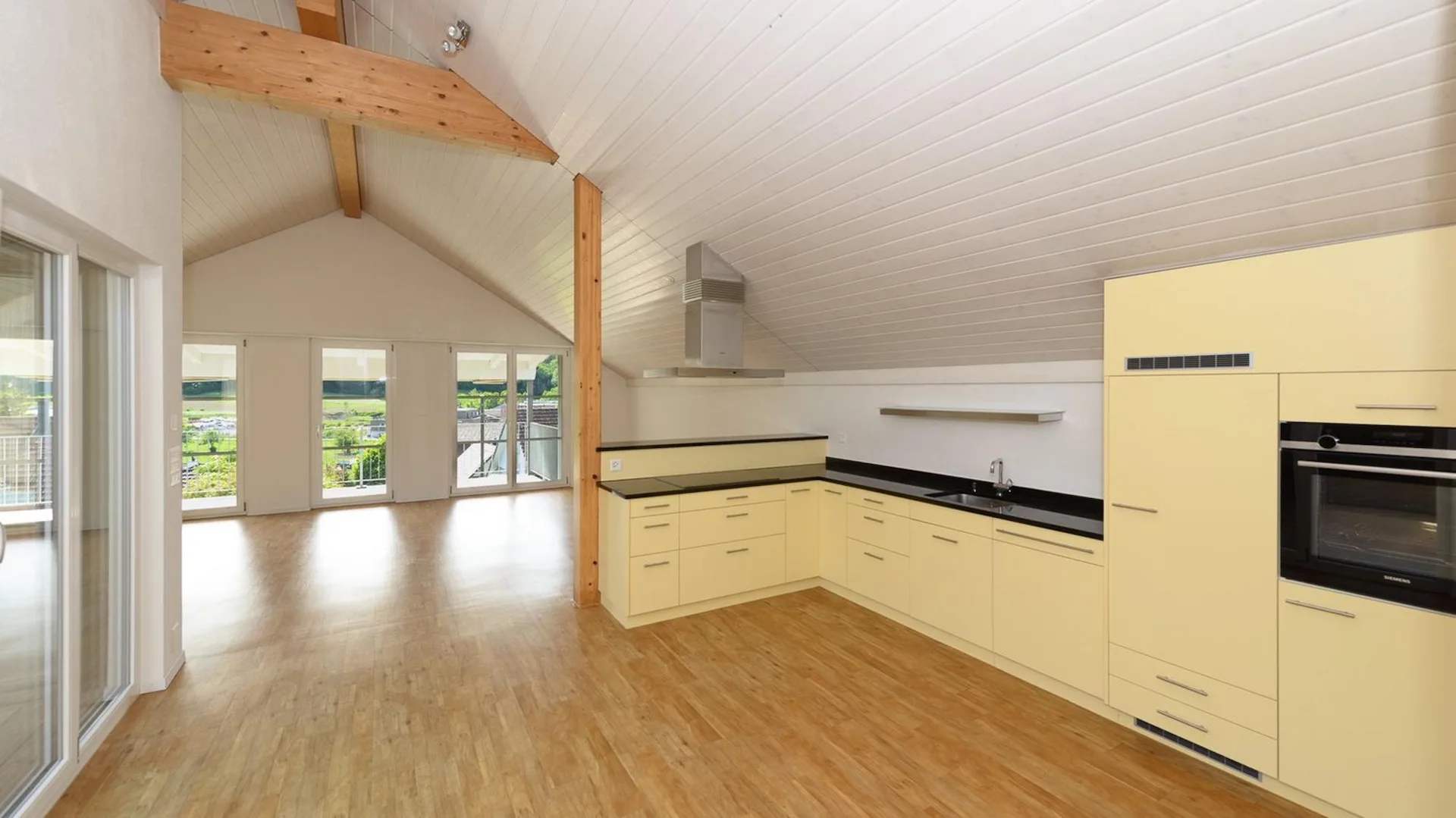Grosszügige und helle  3 ½-Zimmer Dachwohnung am Rande des alten Dorfkerns von Elgg