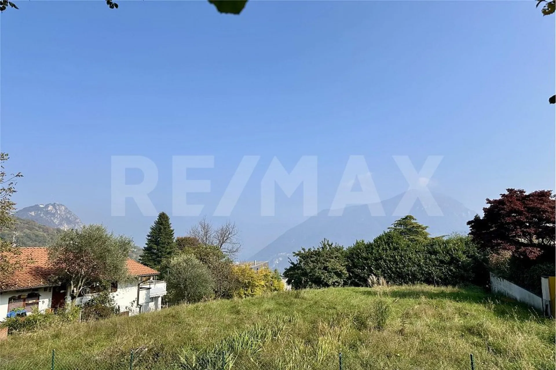 Terreno edificabile con vista e possibilità di seconda residenza  Carona, Lugano