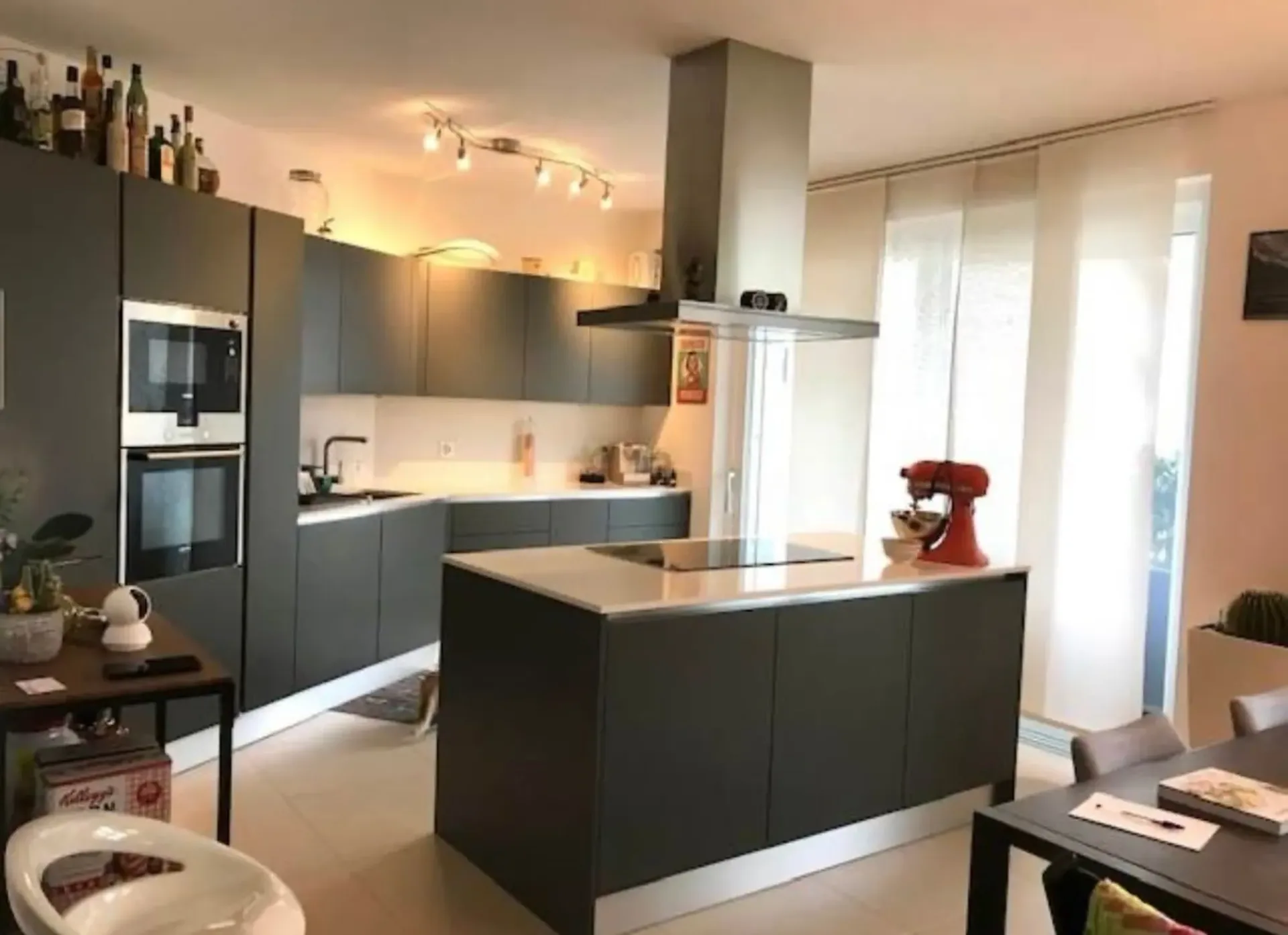 Exklusives Doppelhaus mit hohem Standard und Garten