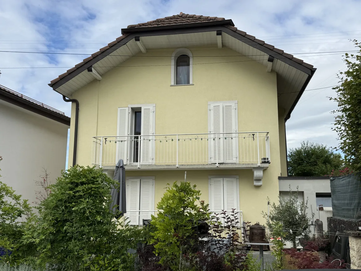 VILLA MIT IDEALER LAGE, 5 MINUTEN VON LAUSANNE (CRISSIER)!