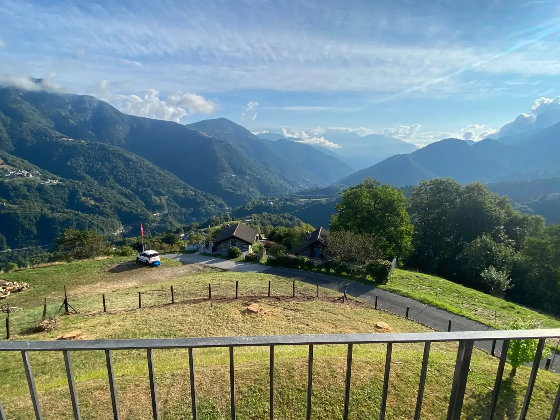 CENTOVALLI - Vendesi a Moneto rustico con magnifica vista / Charmantes Rustico mit toller Aussicht
