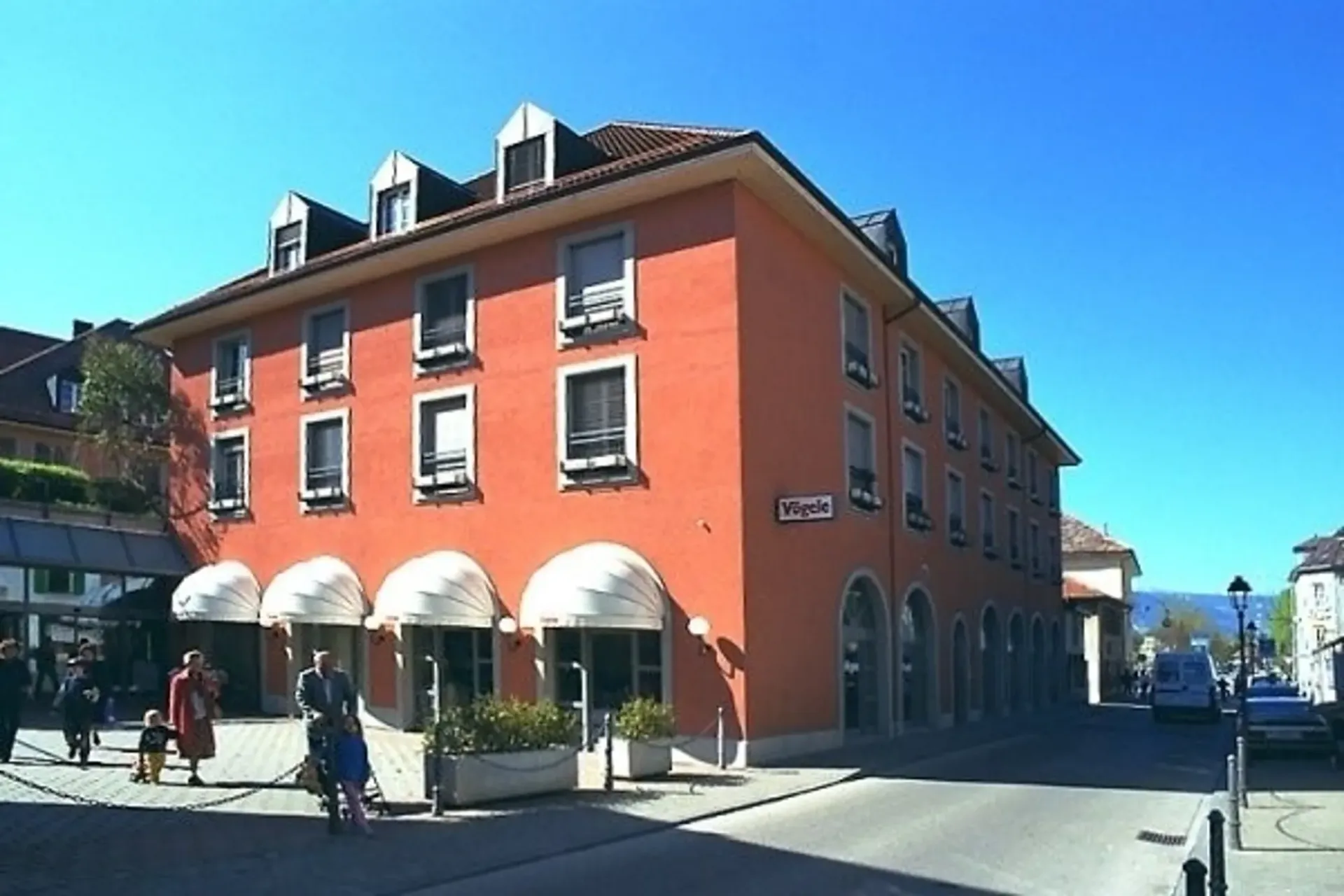 Schönes Apartment in der Nähe von Geschäften und öffentlichen Verkehrsmitteln