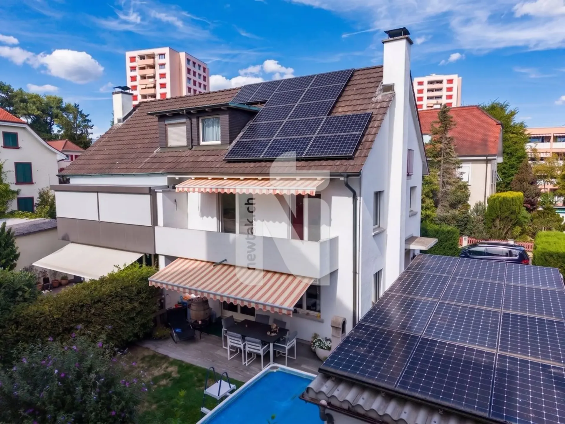 Grosszügiges Familienhaus mit Garten, Garage und Solaranlage an ruhiger, zentraler Lage