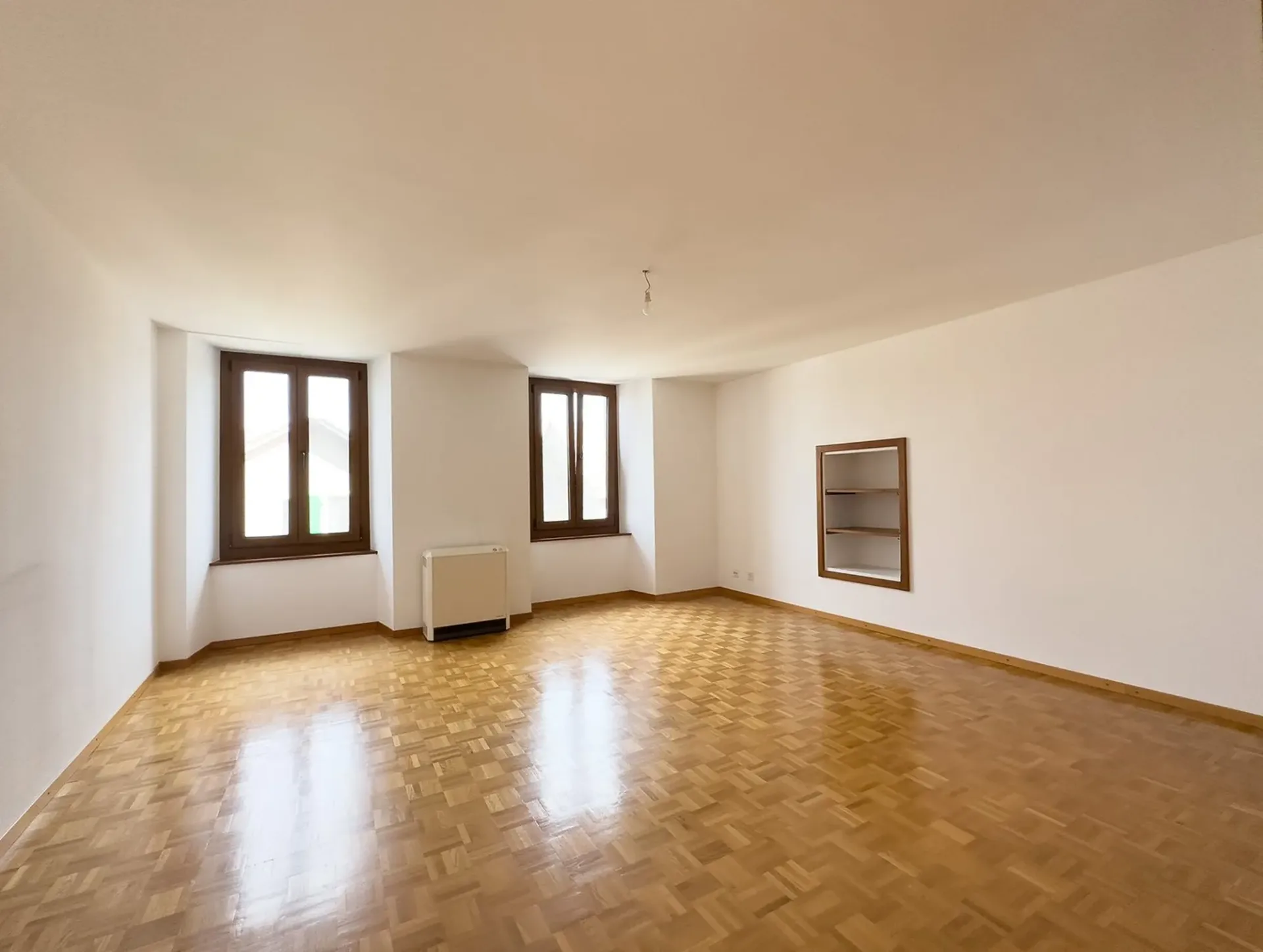For rent, 2.5-room apartment in Aclens - available immediately