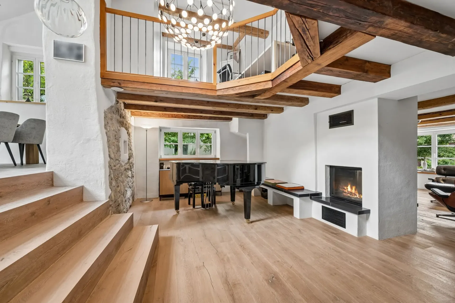 Stilvoll renoviertes Baselbieter Bauernhaus mit grossem Garten, Pool und Nachbargrundstück