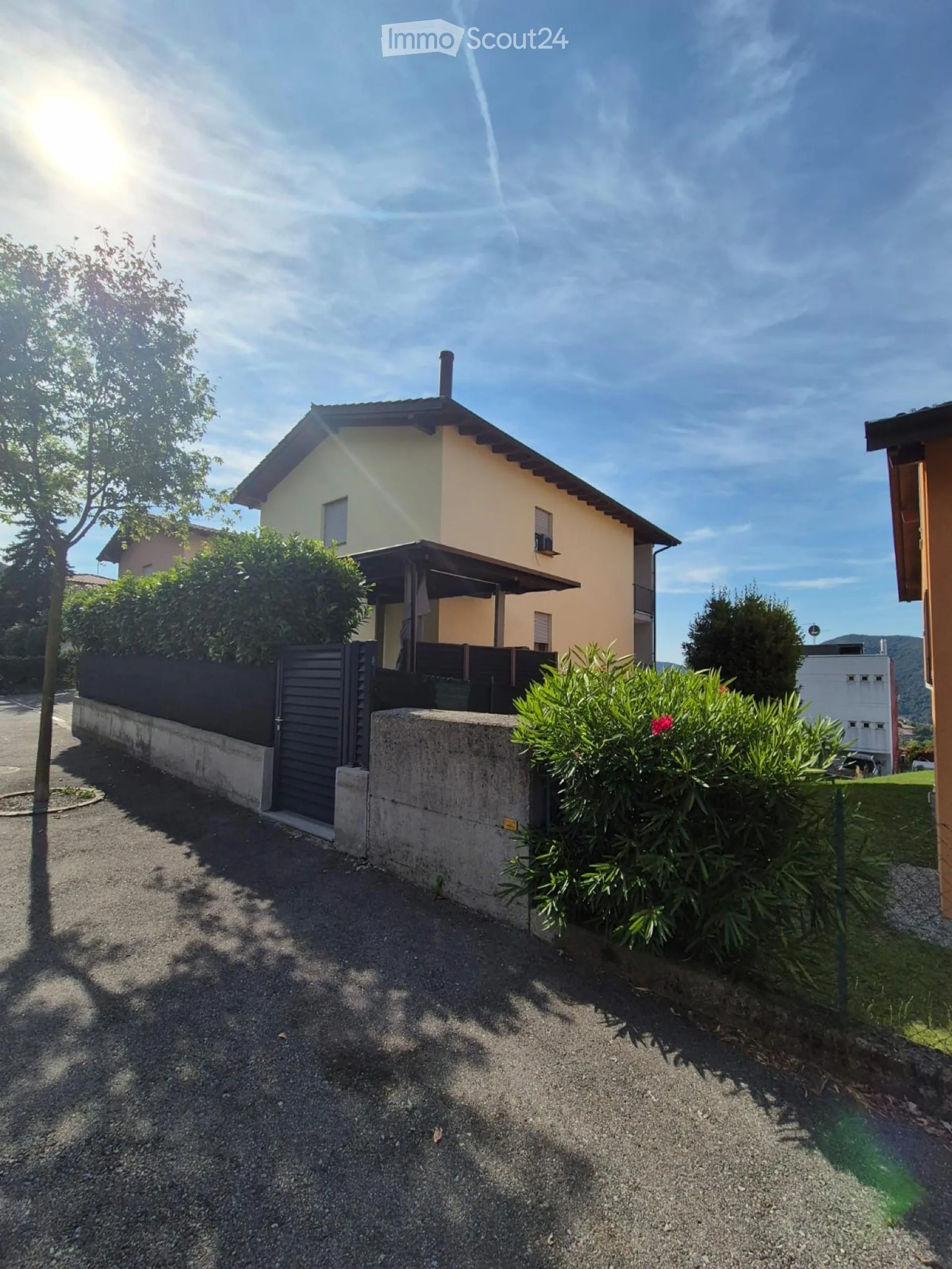 Zweifamilienhaus mit Garten und Aussicht
