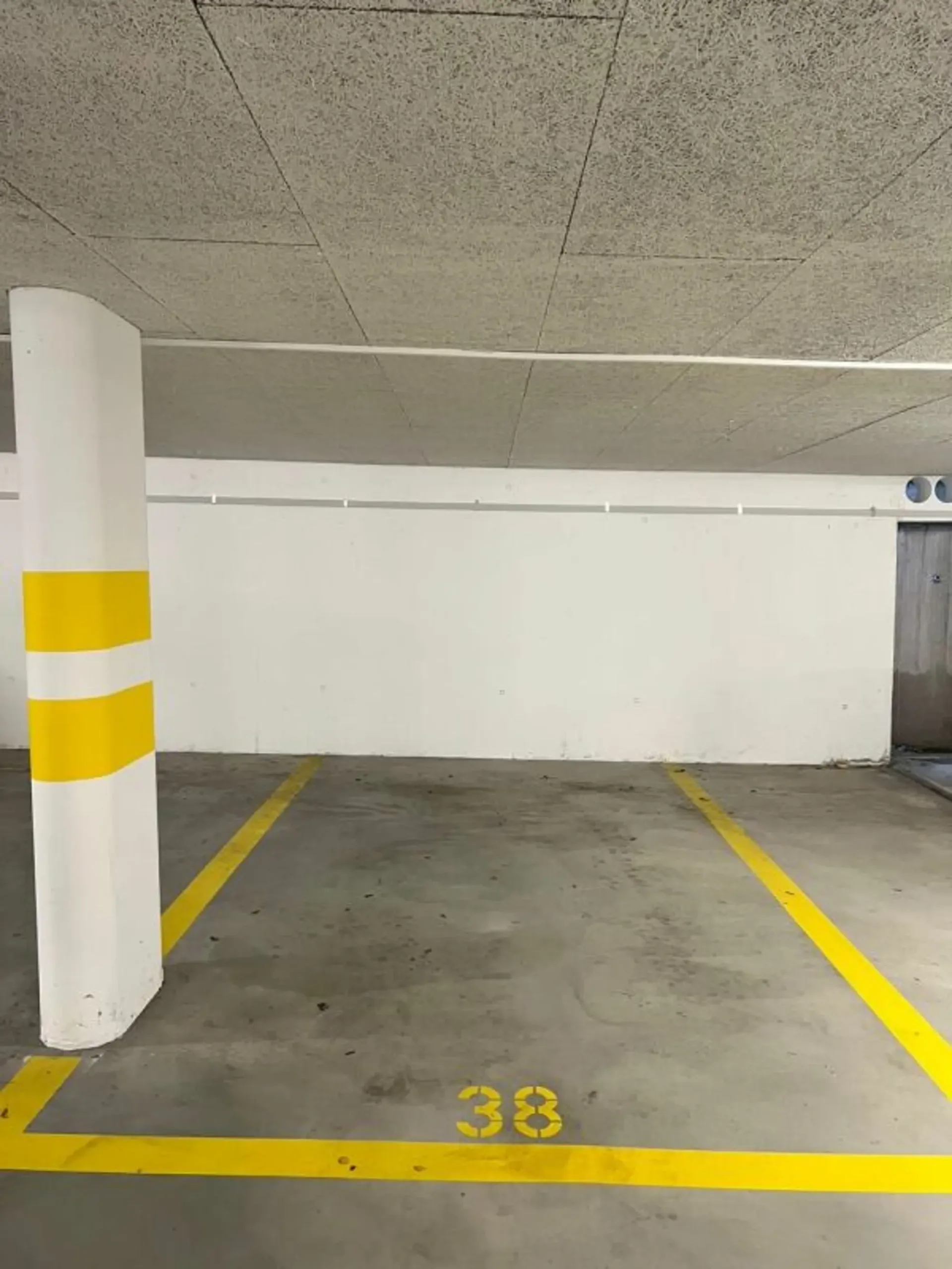 Einstellhallenplatz zentral im Dorfkern von Hohenrain
