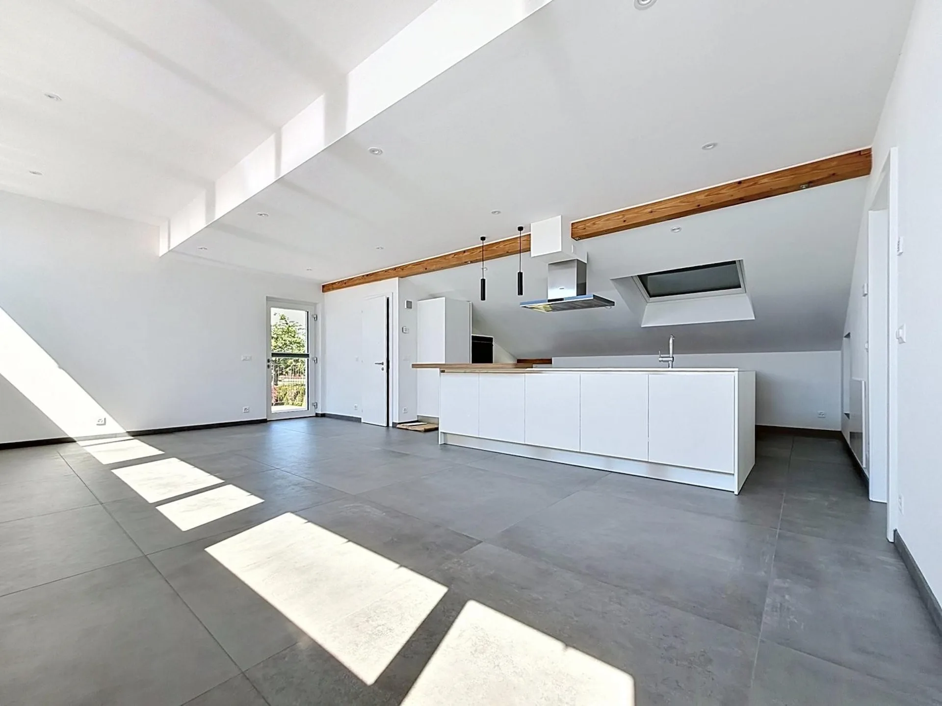 Neu 3,5 Zimmer 86 m² Verfügbar sofort!