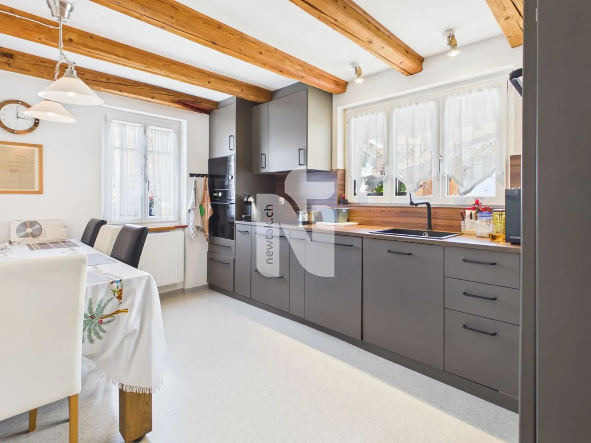 Idyllic Village, Central, Lots of Potential and with 2.5 Room Apartment (Multi-Generational House)