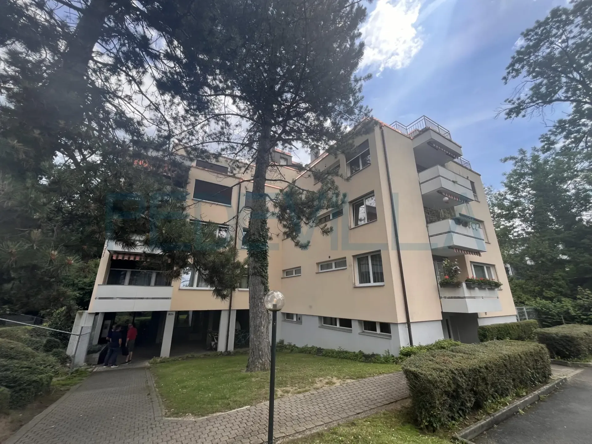 À louer - Bel appartement 4.5 pièces avec balcon et cheminée à Bienne
