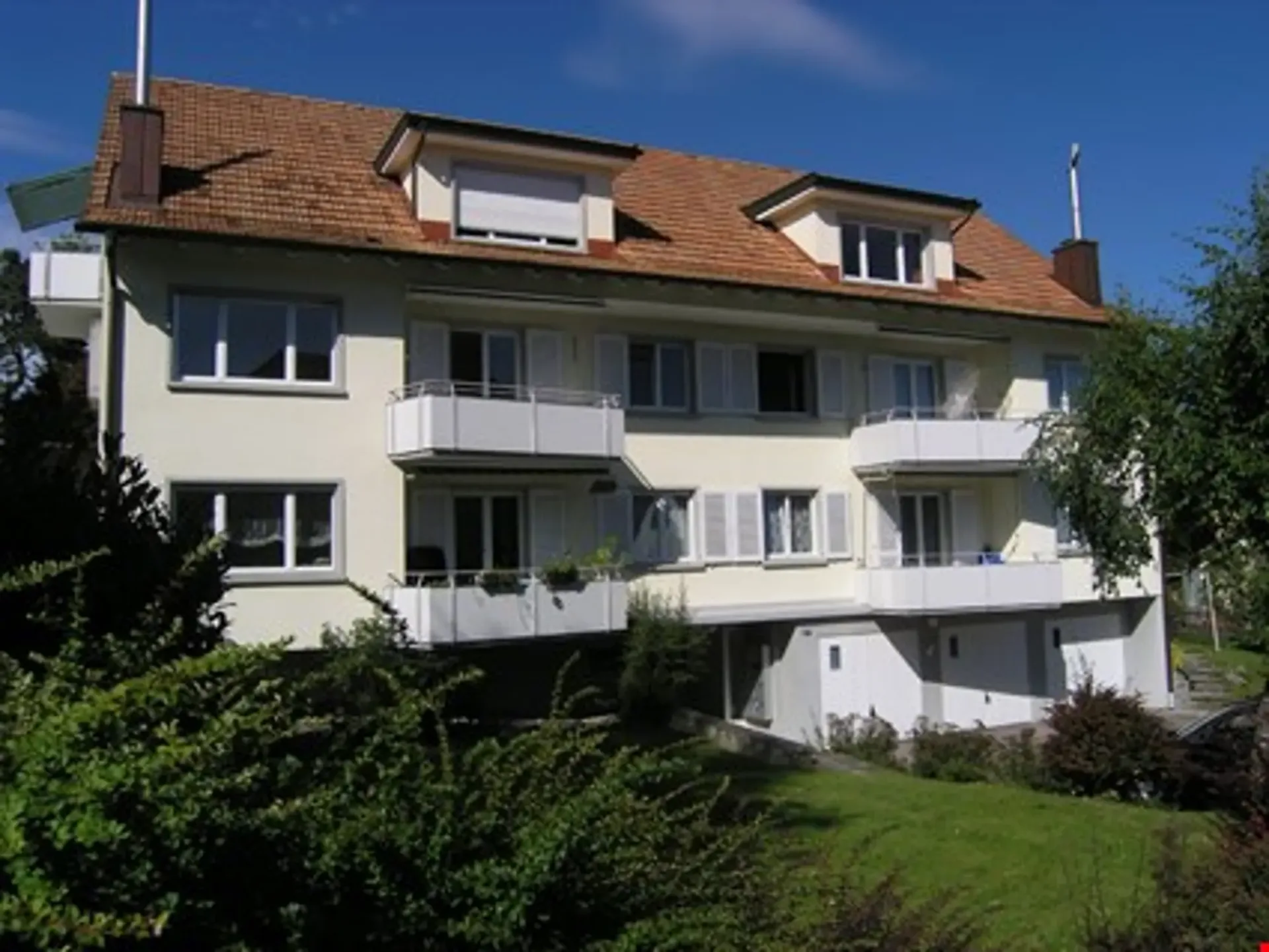 Living in the Green 3-Room Apartment