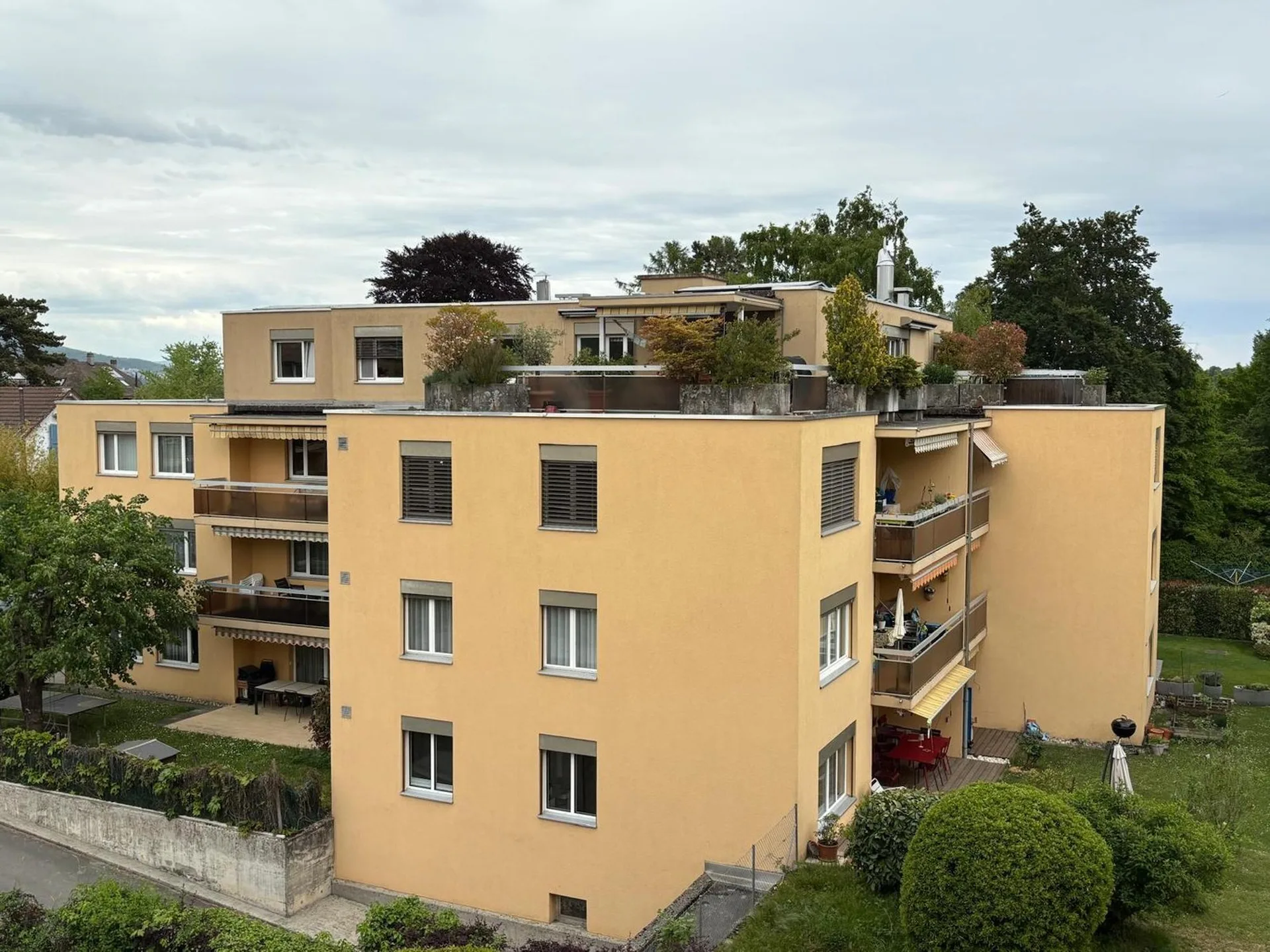 Prächtiges 5,5-Zimmer-Attikapartment mit außergewöhnlicher Aussicht in Areuse