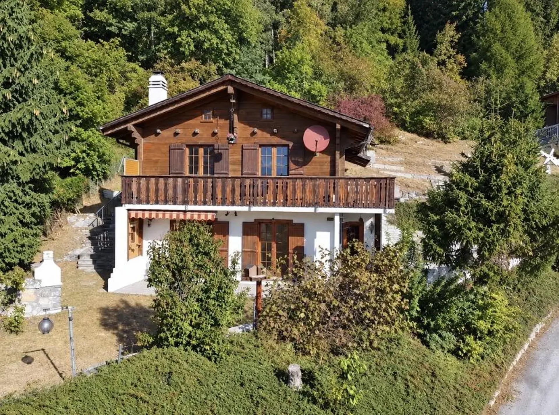 Ein von Domicilia.ch angebotenes Chalet zur Renovierung in einer bevorzugten Umgebung