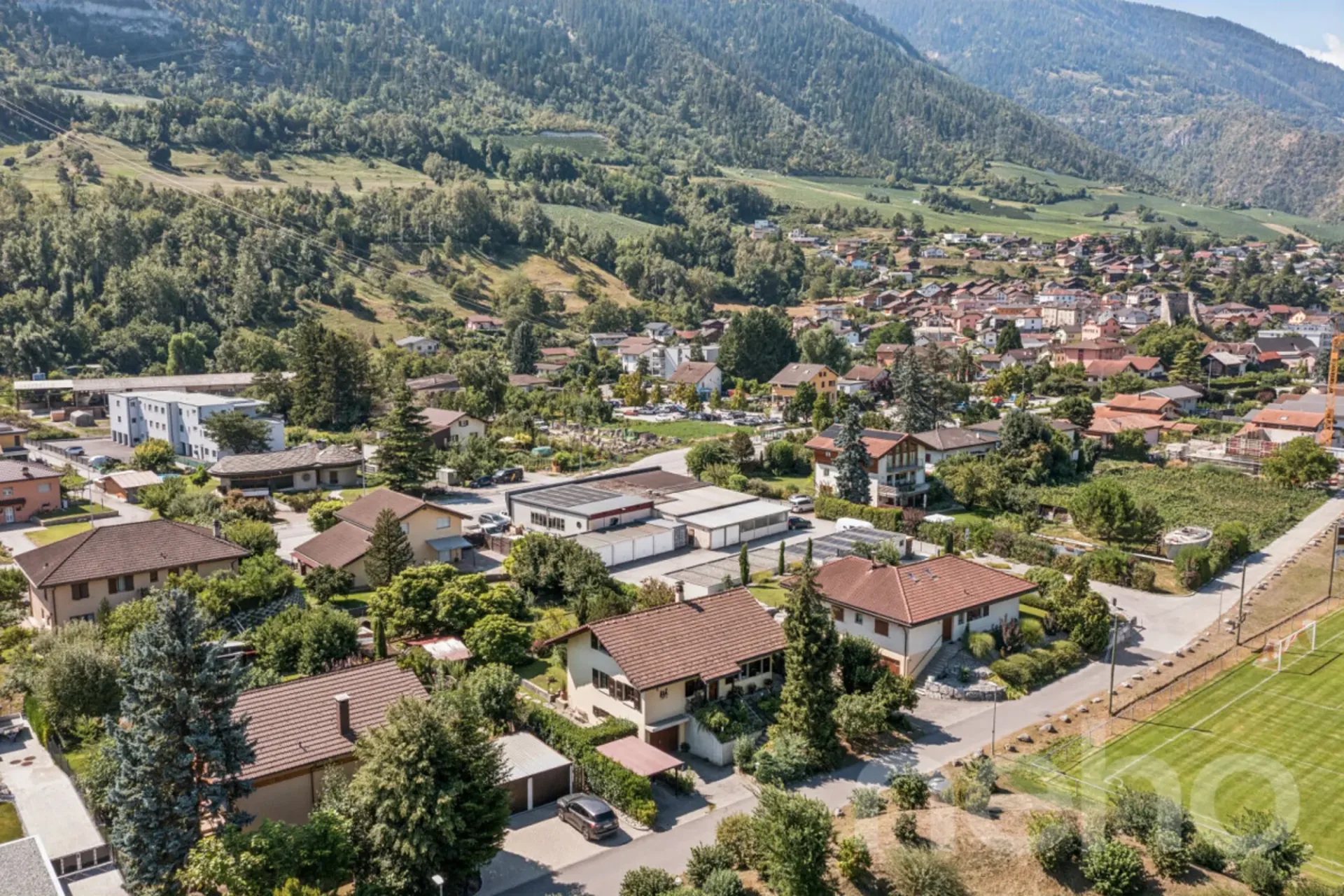 Magnifique propriété avec grand terrain à Chalais