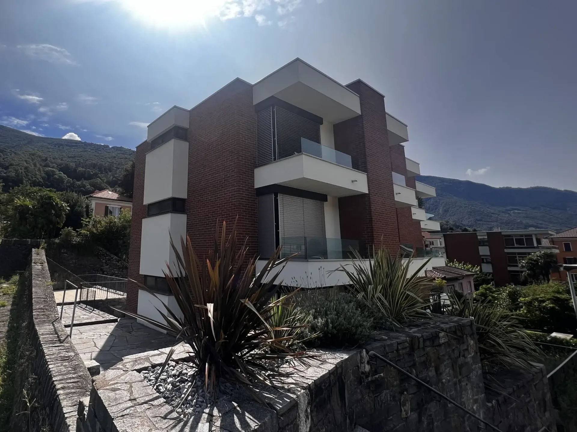 AFFITTASI LUMINOSO 3.5 LOCALI IN STABILE RINNOVATO RECENTEMENTE
