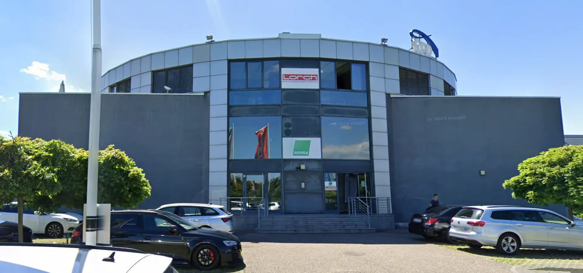 Office spaces, from 18m2 to 736 m2 - in a quiet location