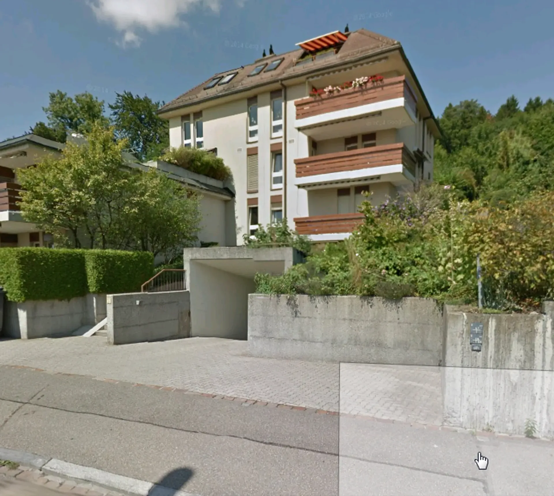PER 01.03.2026 SCHÖNER EINSTELLHALLENPLATZ IN ZÜRICH-HÖNGG ZU VERMIETEN !!!!!!!