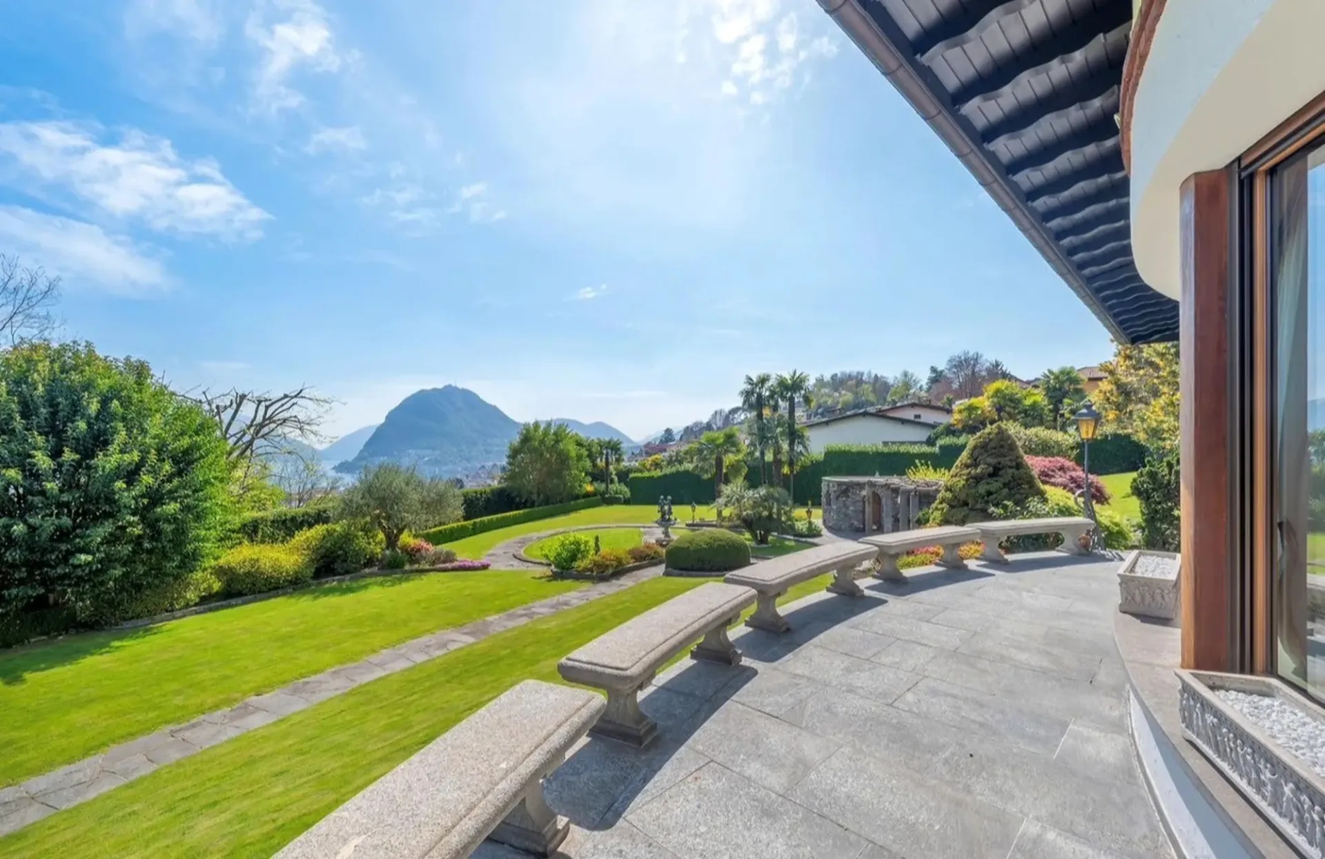 Schöne Villa zum Verkauf in Wohngegend
