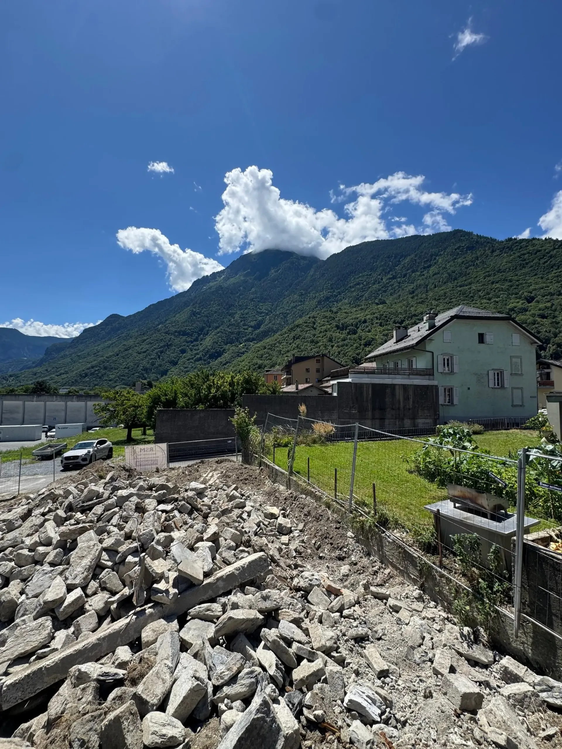 Schönes neues 3,5-Zimmer-Apartment mit großem Balkon in Evionnaz!