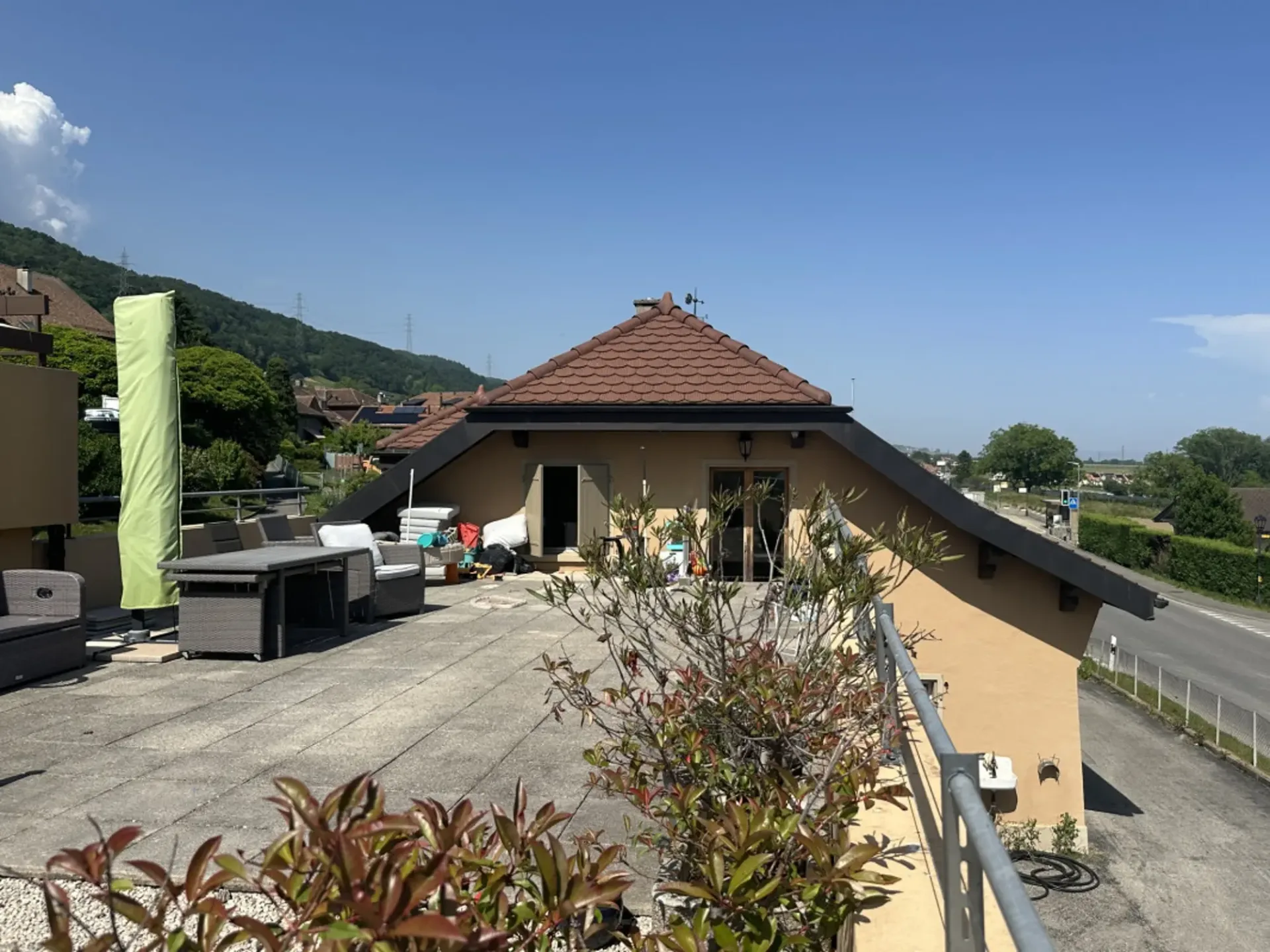 Charmanter Apartment mit 3.5 Zimmern im Herzen von Luins