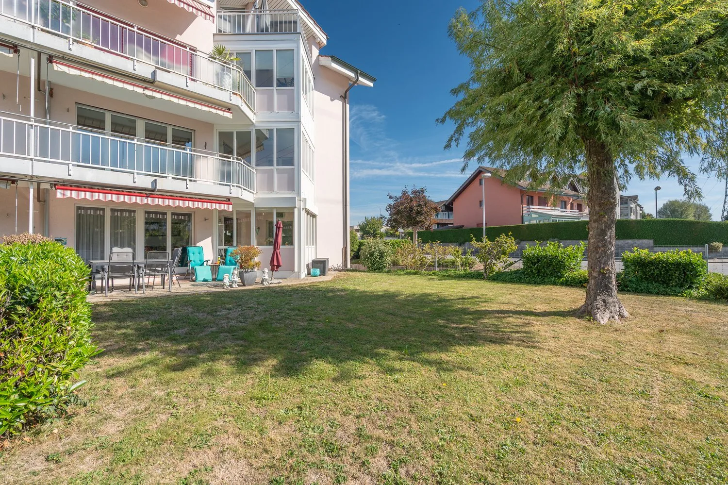 Gartenwohnung mit Wintergarten in Neuenkirch – ein Zuhause zum Geniessen.