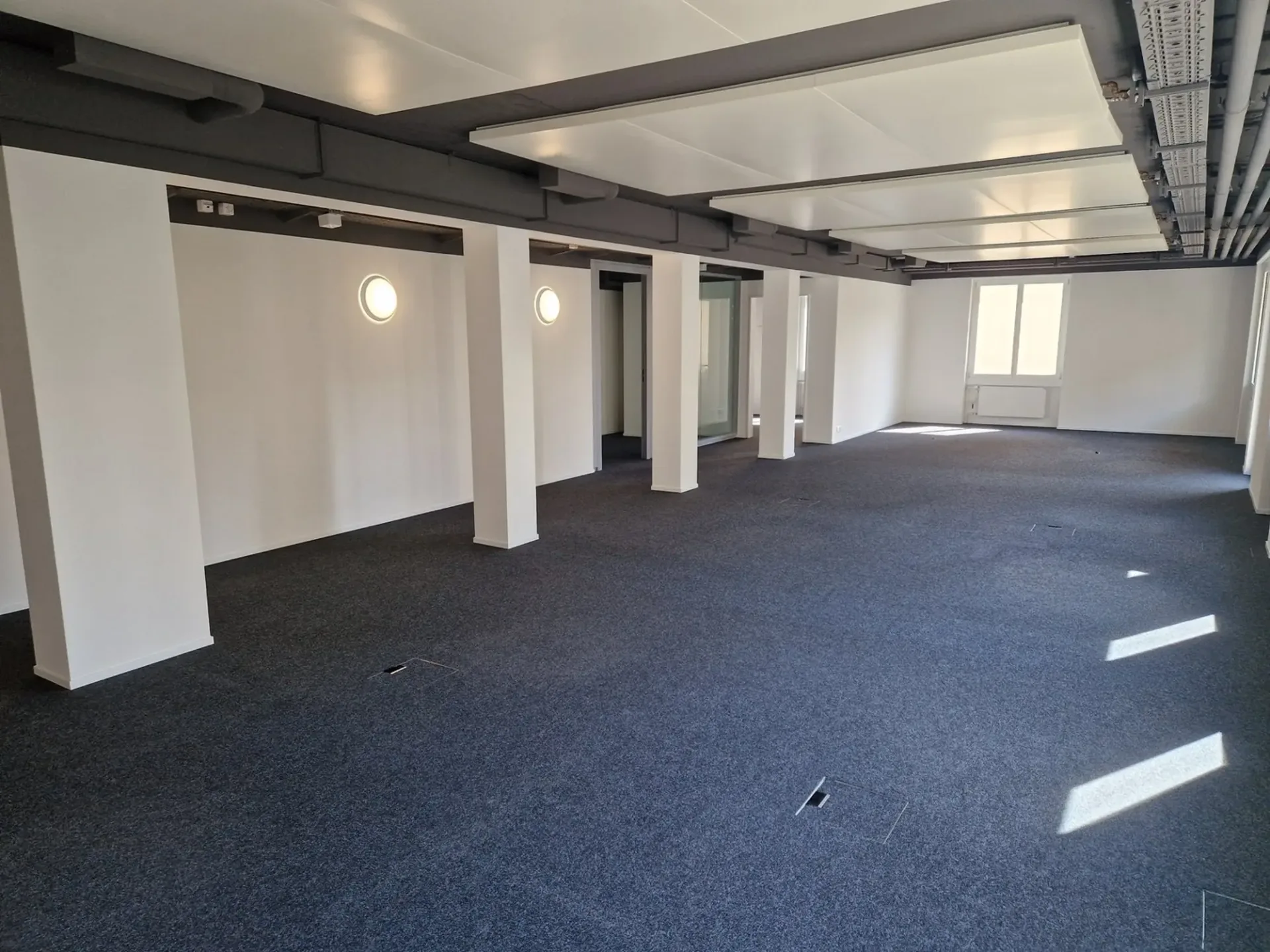 Attractive office space with balcony near Lake Zurich for rent