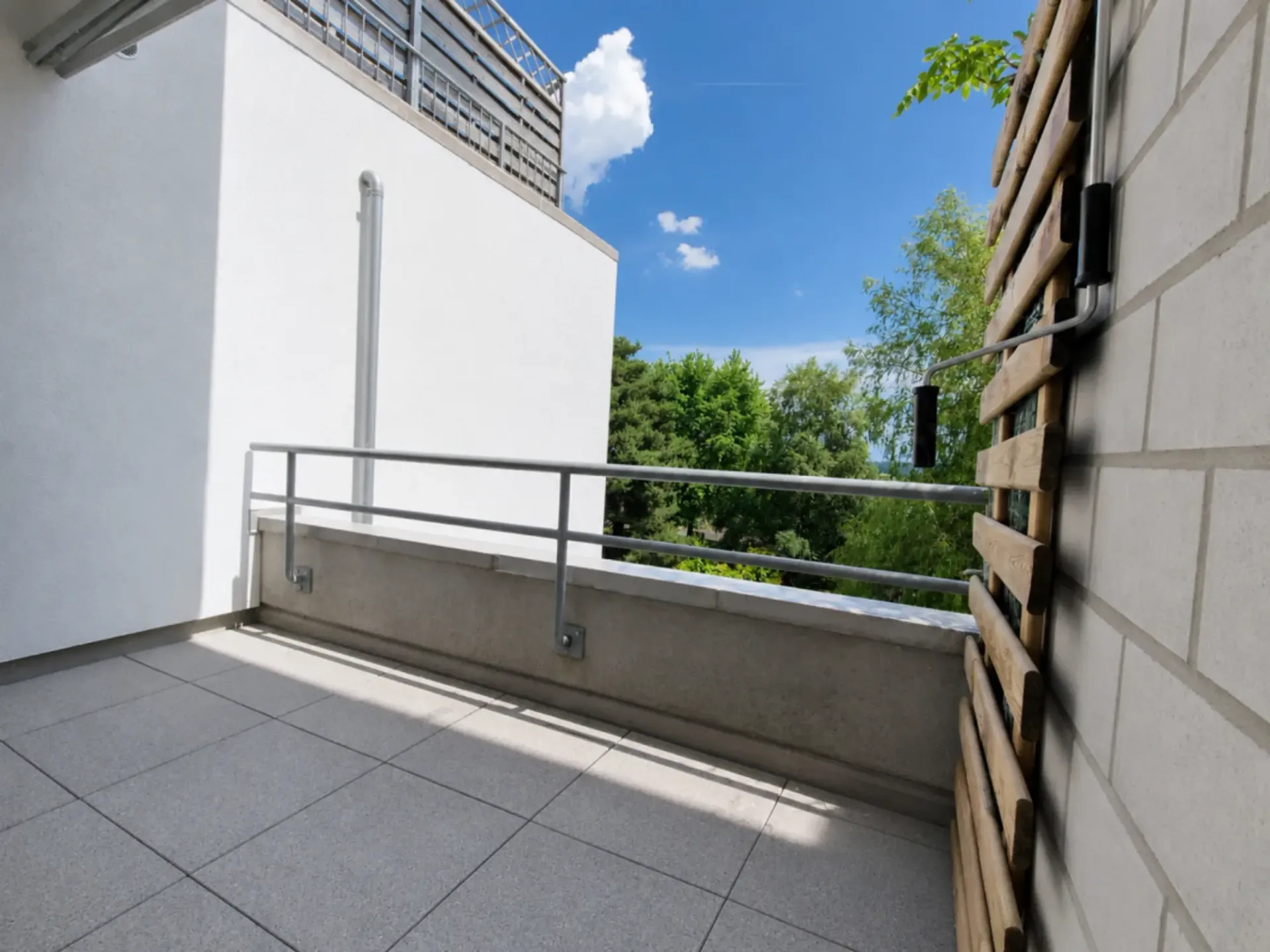 Vier-Zimmer-Wohnung im ersten Stock