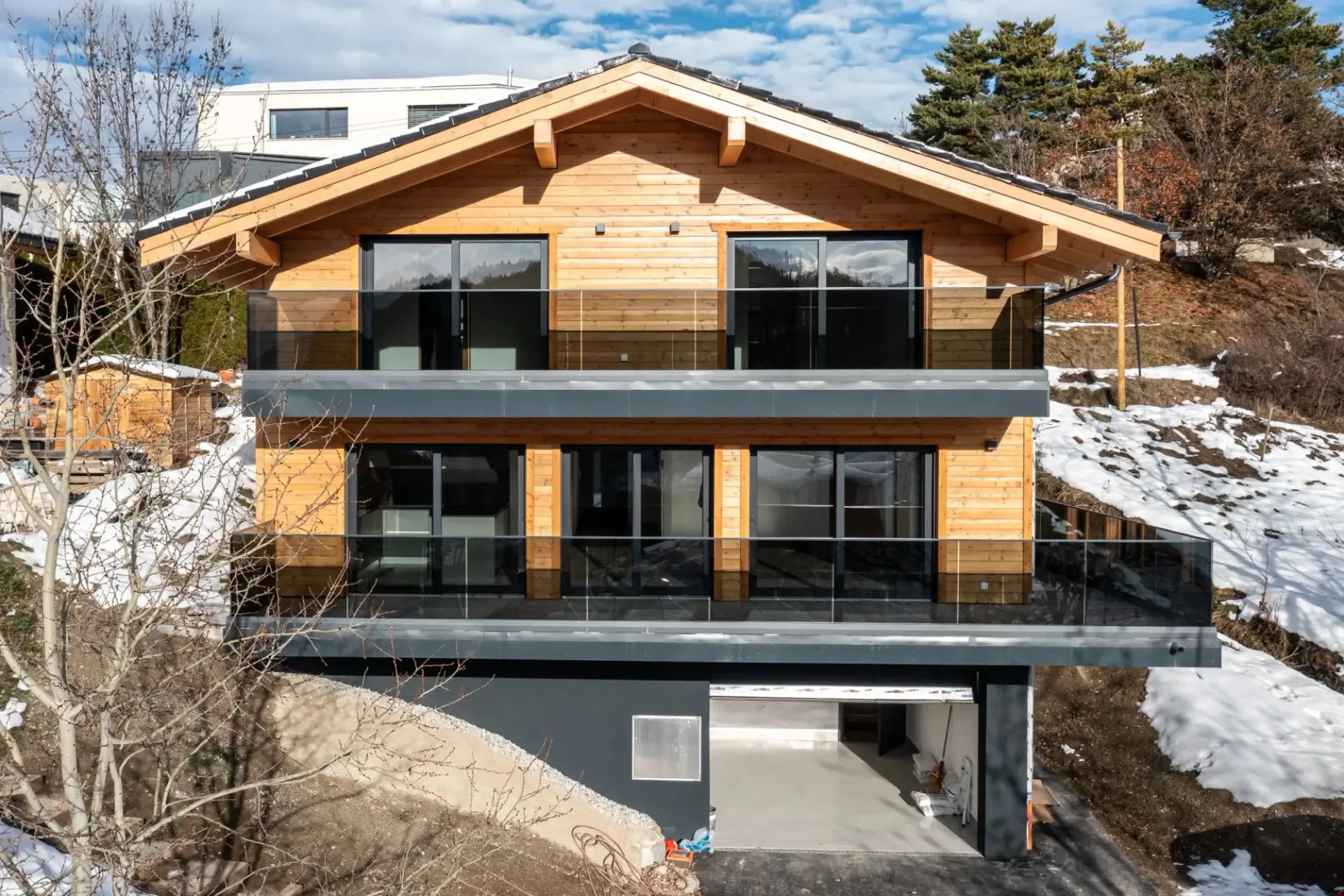 Chalet in Lens, wo contemporary Komfort auf die Kunst des alpinen Lebens trifft