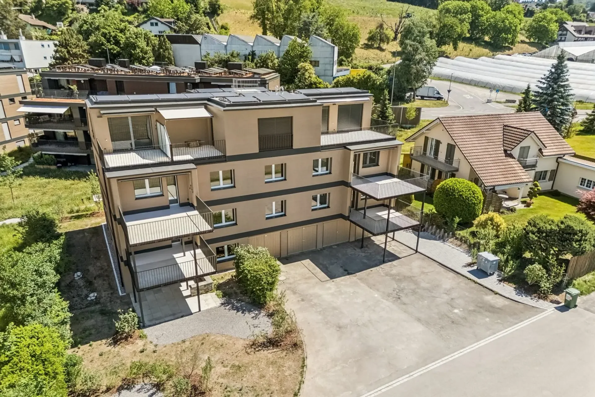 Ruhige, sonnige Gartenwohnung in neuer Überbauung