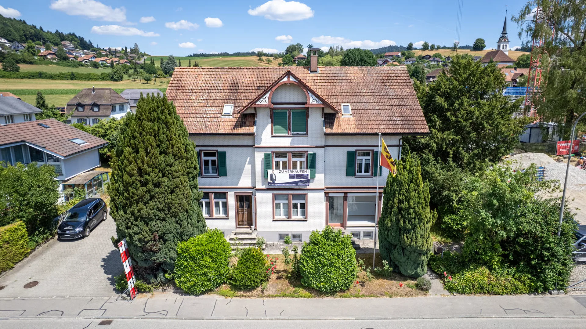Casa residenziale e commerciale con potenziale di sviluppo e terreno edificabile a Madiswil