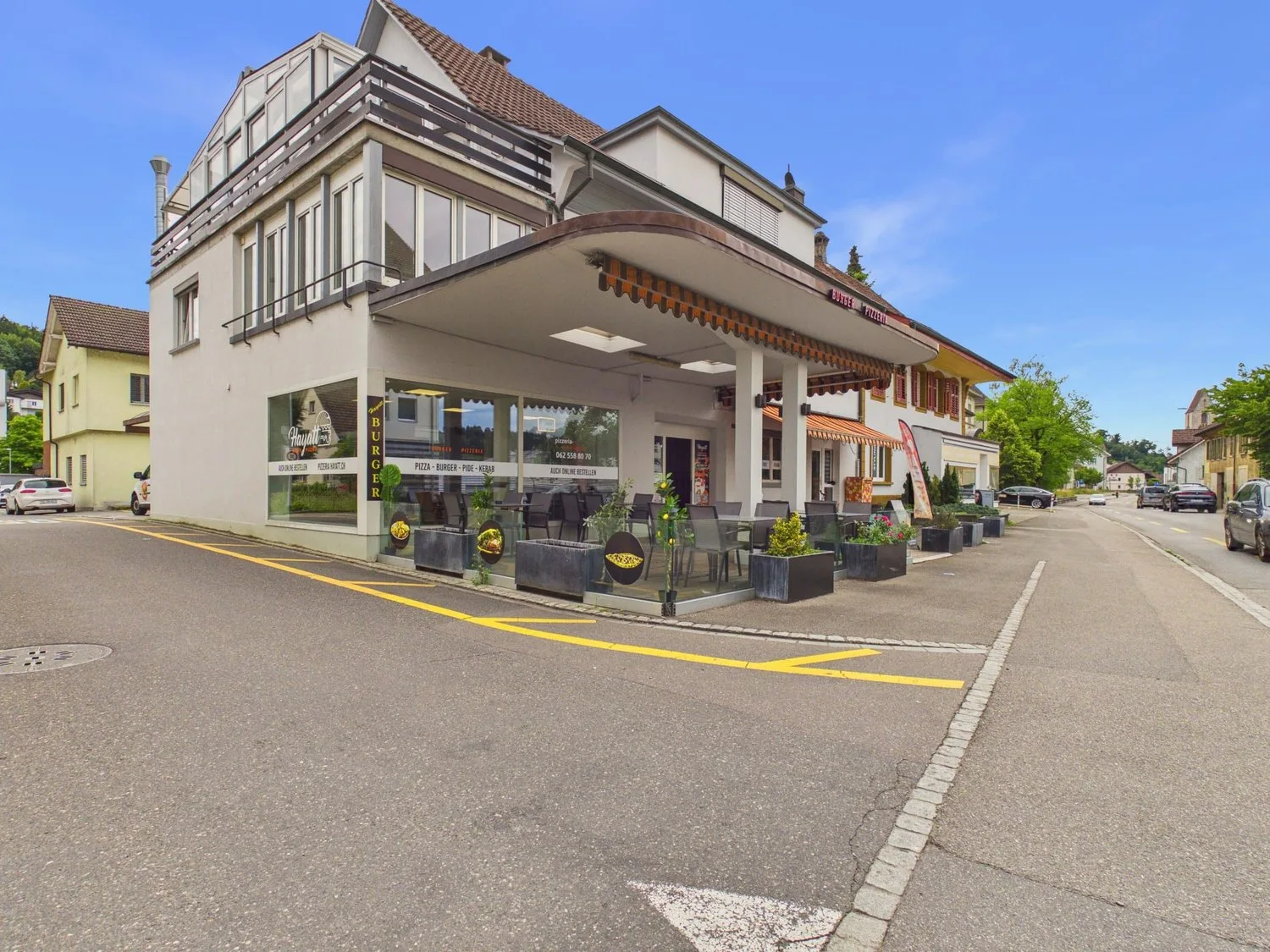 Charming residential and commercial house in Schöftland