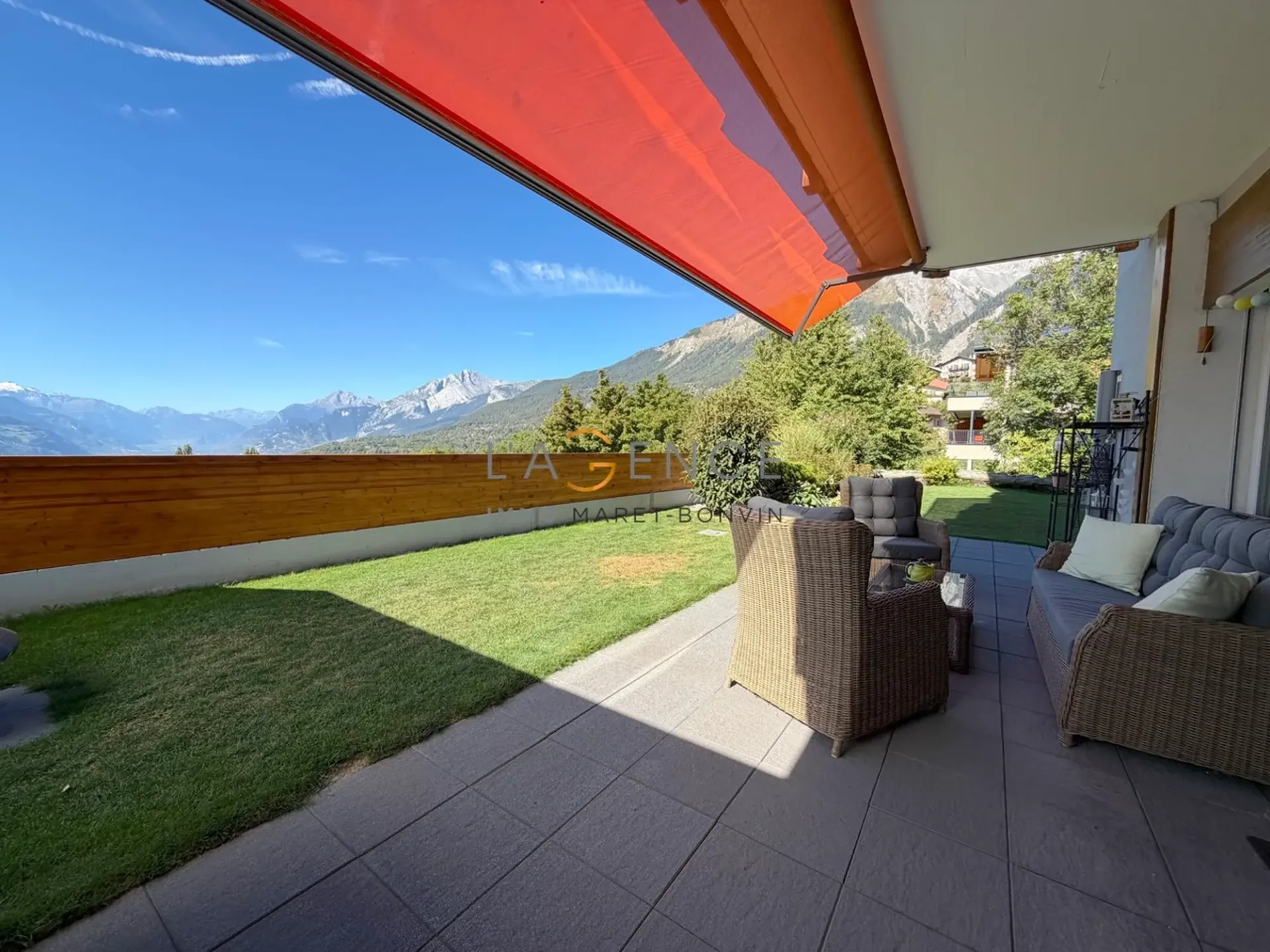 Arbaz - Ein geräumiges Erdgeschoss mit Blick auf die Walliser Alpen