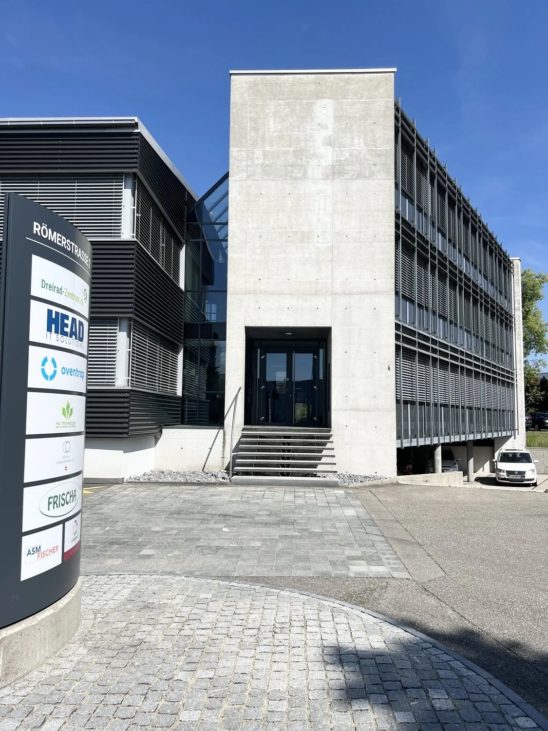 Moderne und helle Büroräumlichkeit in Hunzenschwil zu vermieten