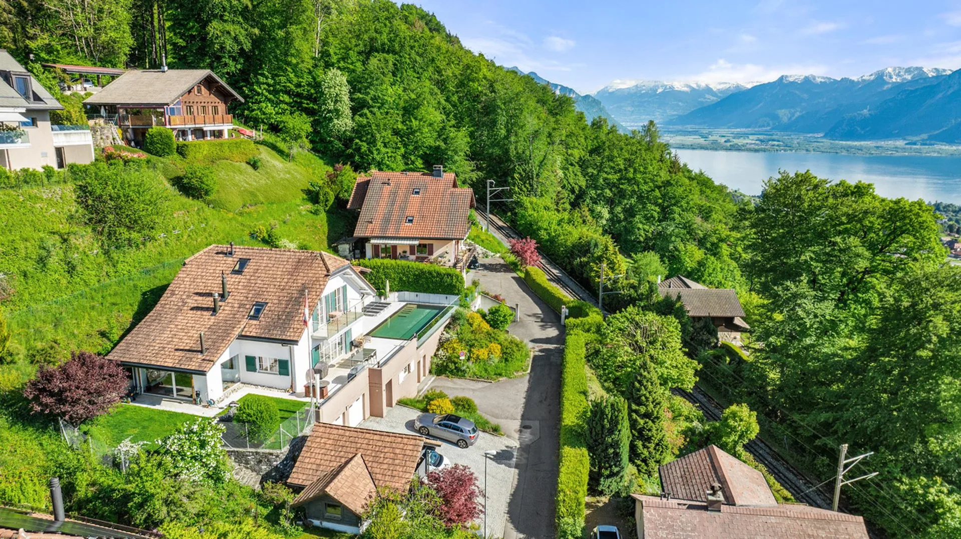 Schönes Familienanwesen mit Seeblick und Schwimmbad in Blonay