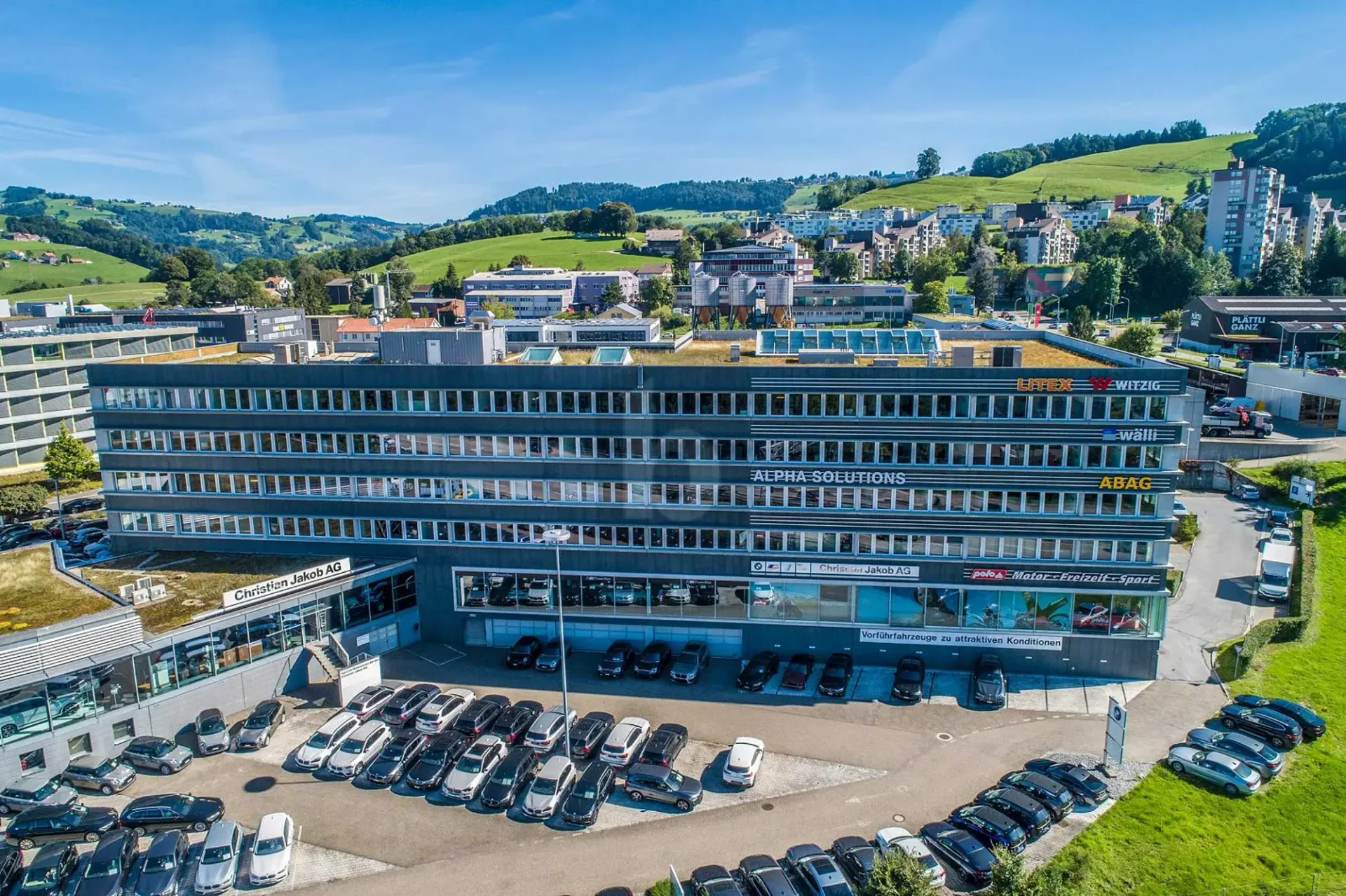 ENORMOUS PRODUCTION HALL IDEAL FOR YOUR BUSINESS