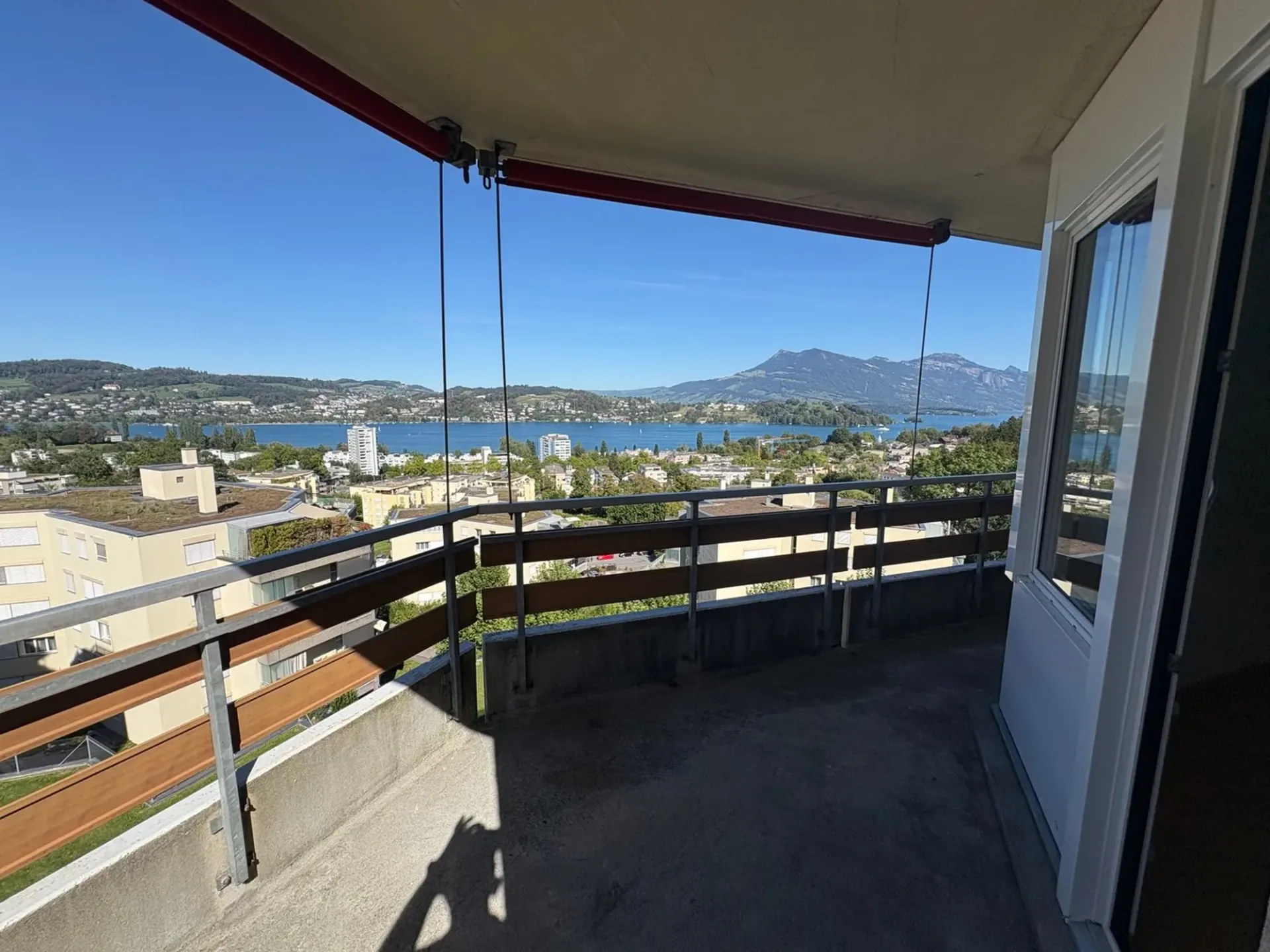 Sonnige 4.5-Zimmerwohnung mit See- und Bergblick in Luzern