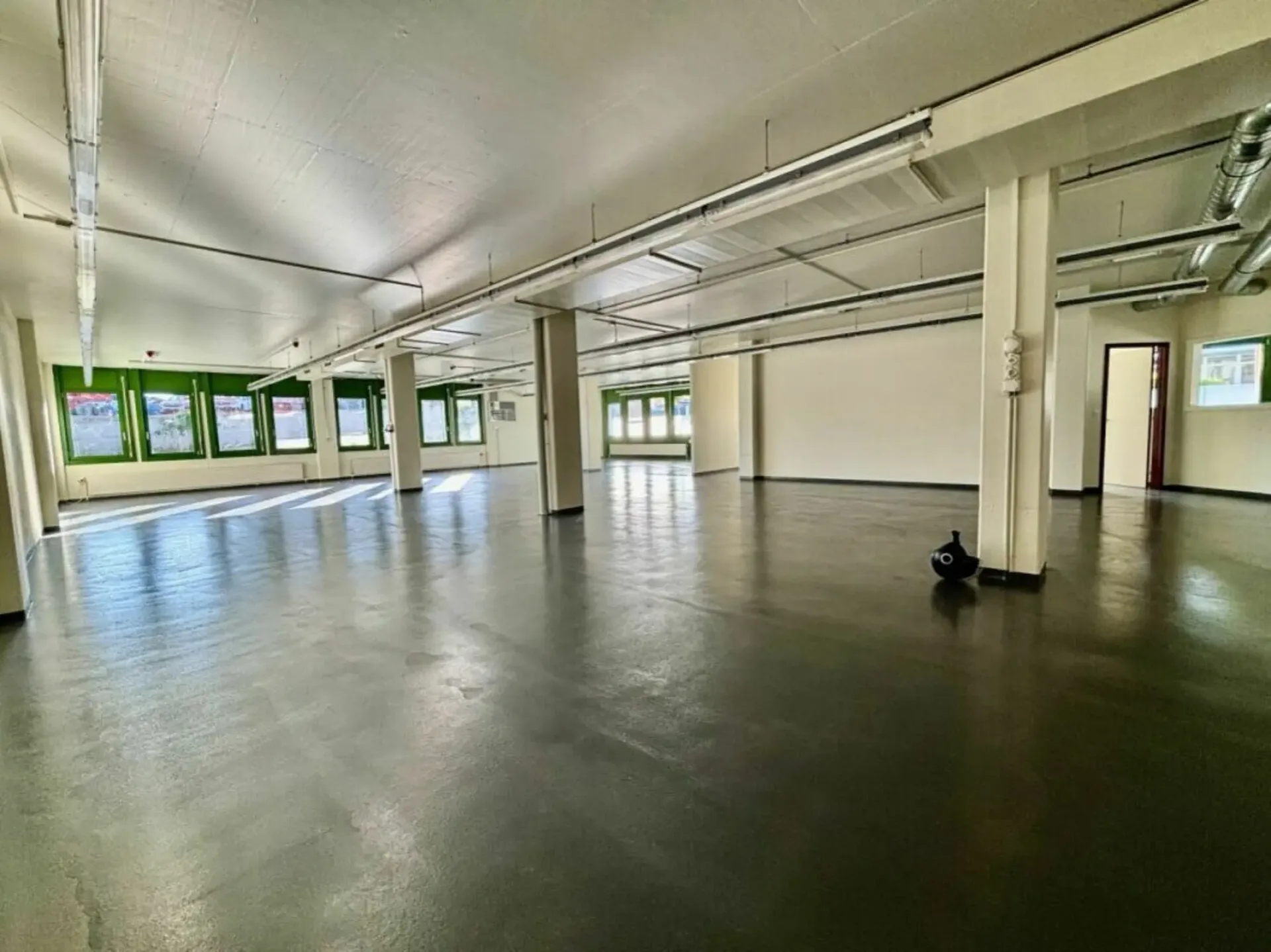 Büros, Gewerbeflächen, Werkstätten oder Labore im Erdgeschoss von 350 bis 800 m2