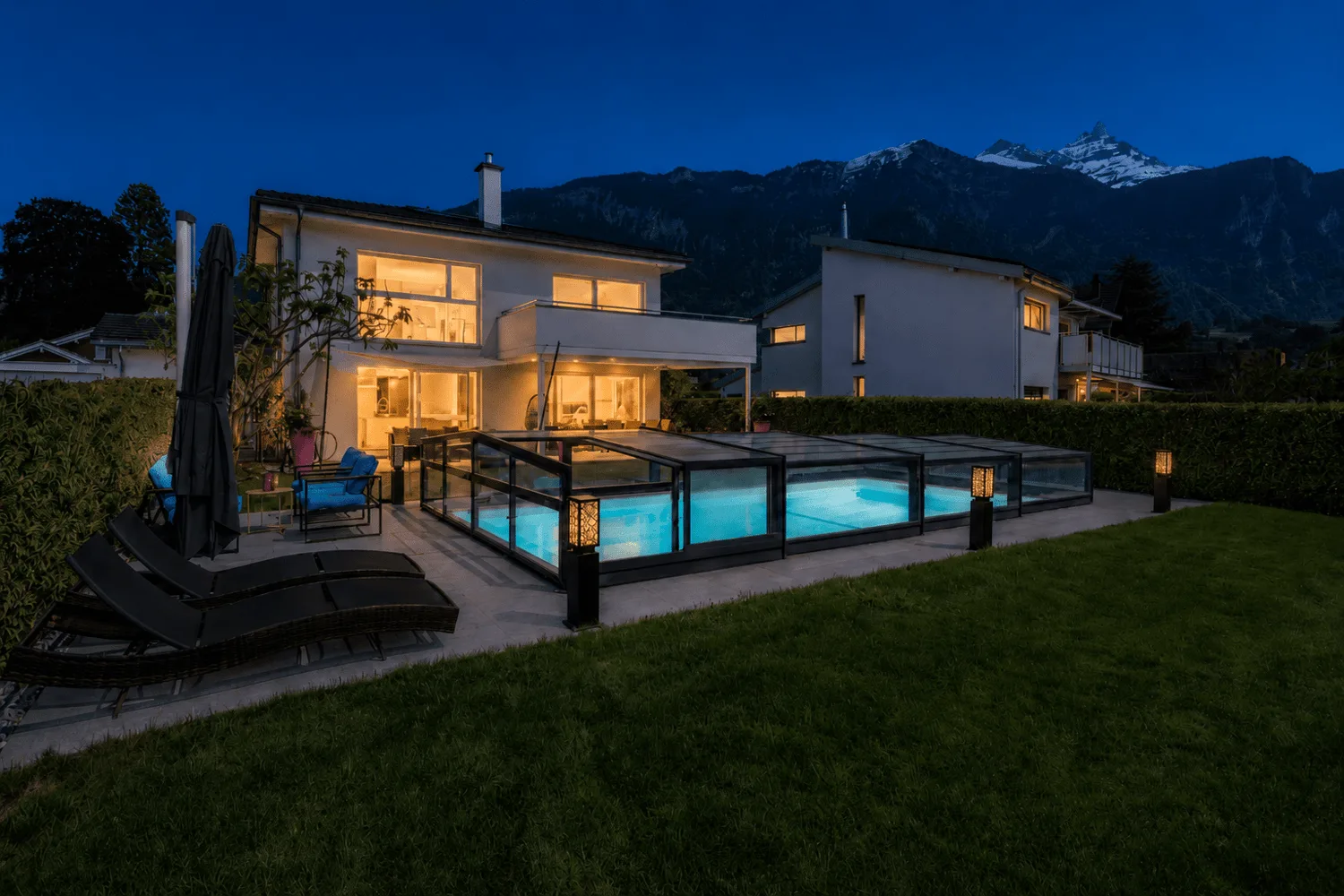 Very beautiful single-family house with independent studio and pool