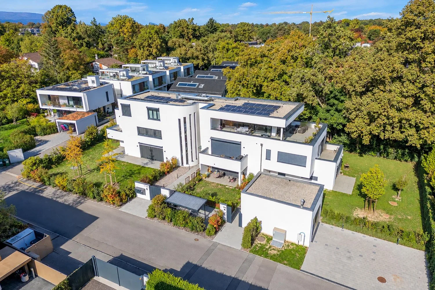 In esclusiva - Chêne-Bougeries - Elegante duplex di 4 pezzi con giardino privato di 308 m²