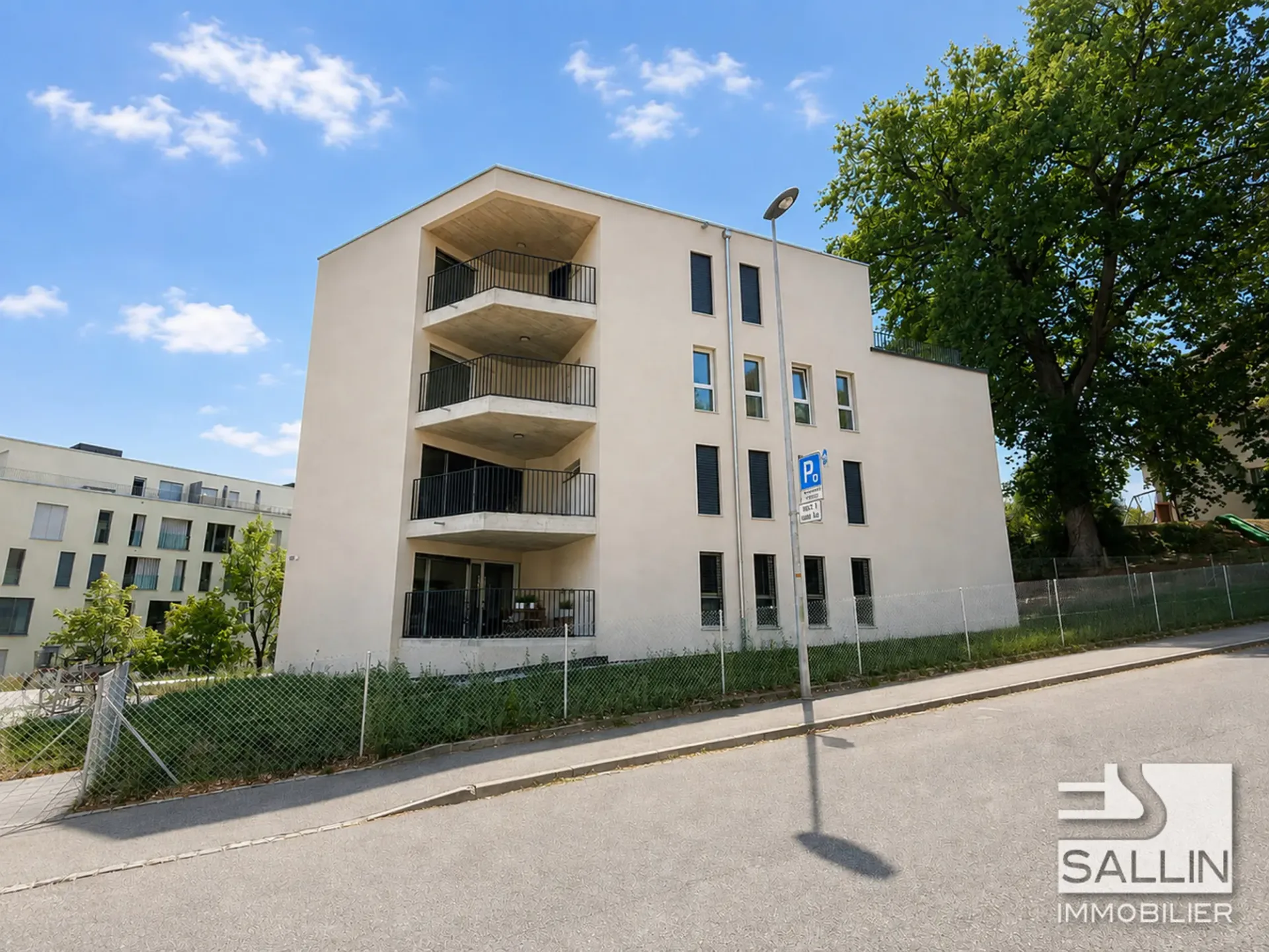 Dachgeschosswohnung mit 4½ Zimmern und sehr großen Terrassen